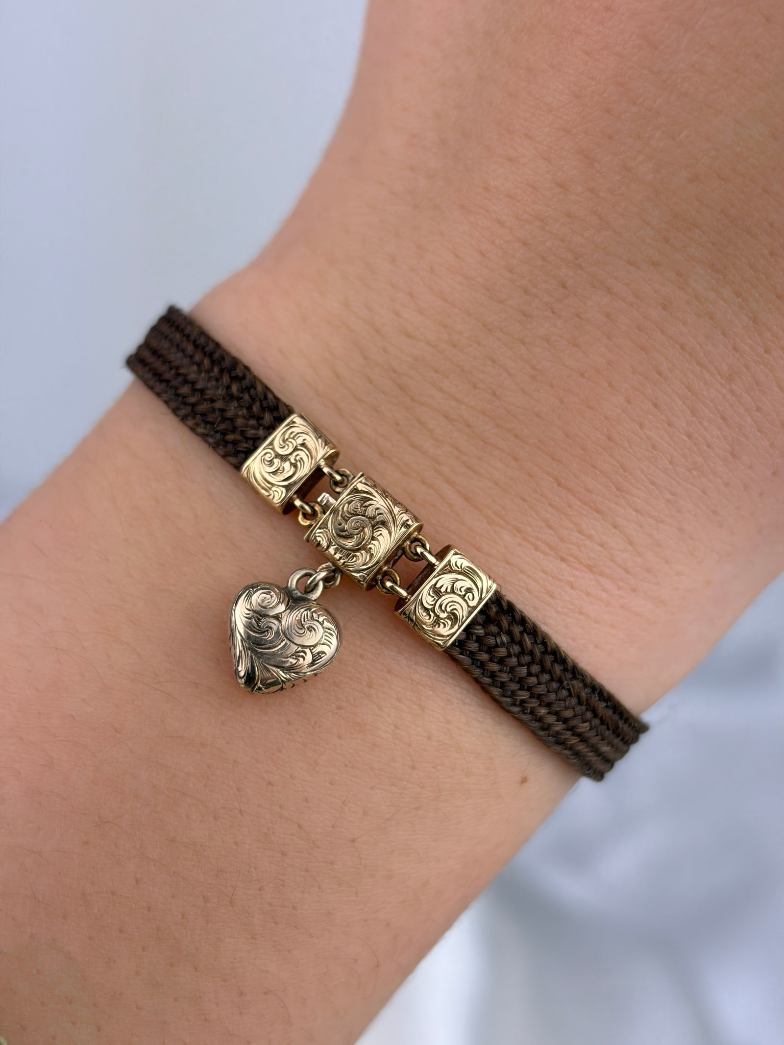 ANTIQUE VICTORIAN MOURNING HAIR BRACELET WITH 9ct GOLD DETAILS AND HEART DROP - 6
