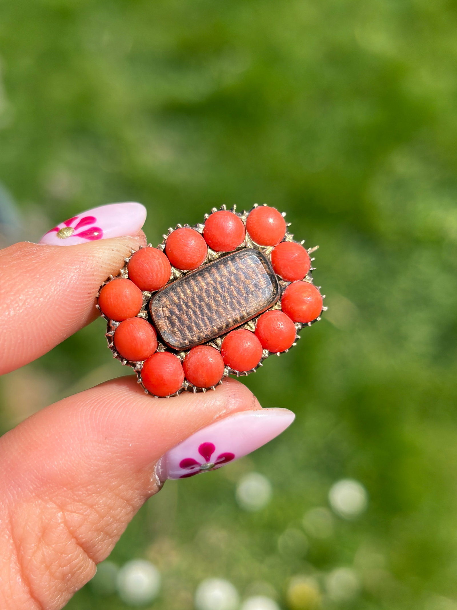 ANTIQUE CORAL AND HAIR LOCKET FRONT BROOCH IN GOLD - 7