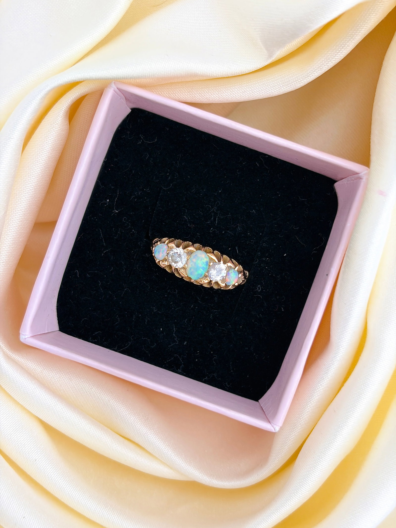 ANTIQUE C.1900 18CT YELLOW GOLD OPAL AND DIAMOND 5 STONE RING - 11