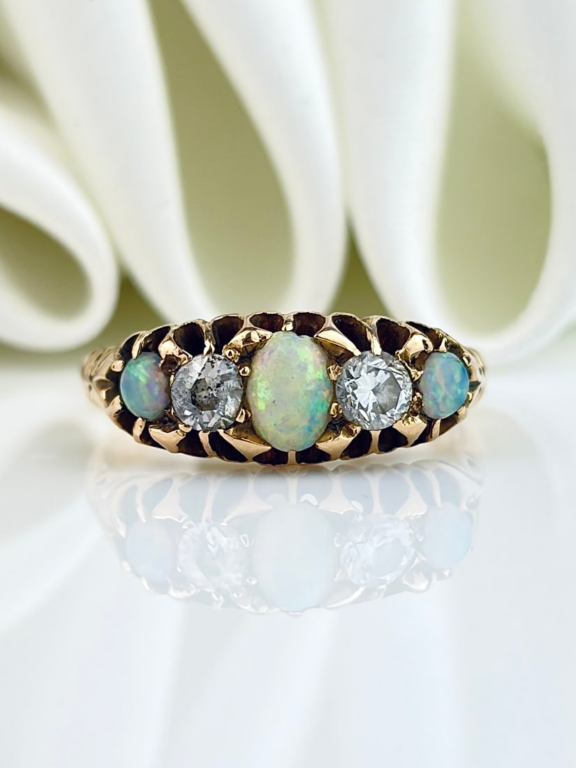 ANTIQUE C.1900 18CT YELLOW GOLD OPAL AND DIAMOND 5 STONE RING (1 of 11)