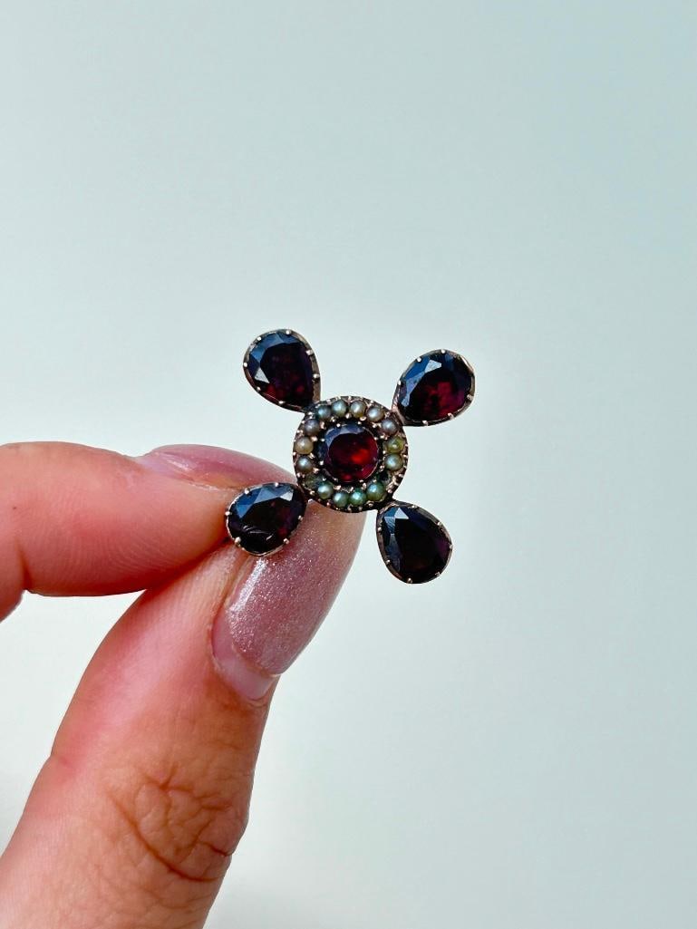 Antique Flat Cut Garnet and Pearl Gold Brooch: Antique Flat Cut Garnet and Pearl Gold Brooch the most gorgeous glowing garnet brooch measurements size 25mm x 25mm weight 3.33g materials 