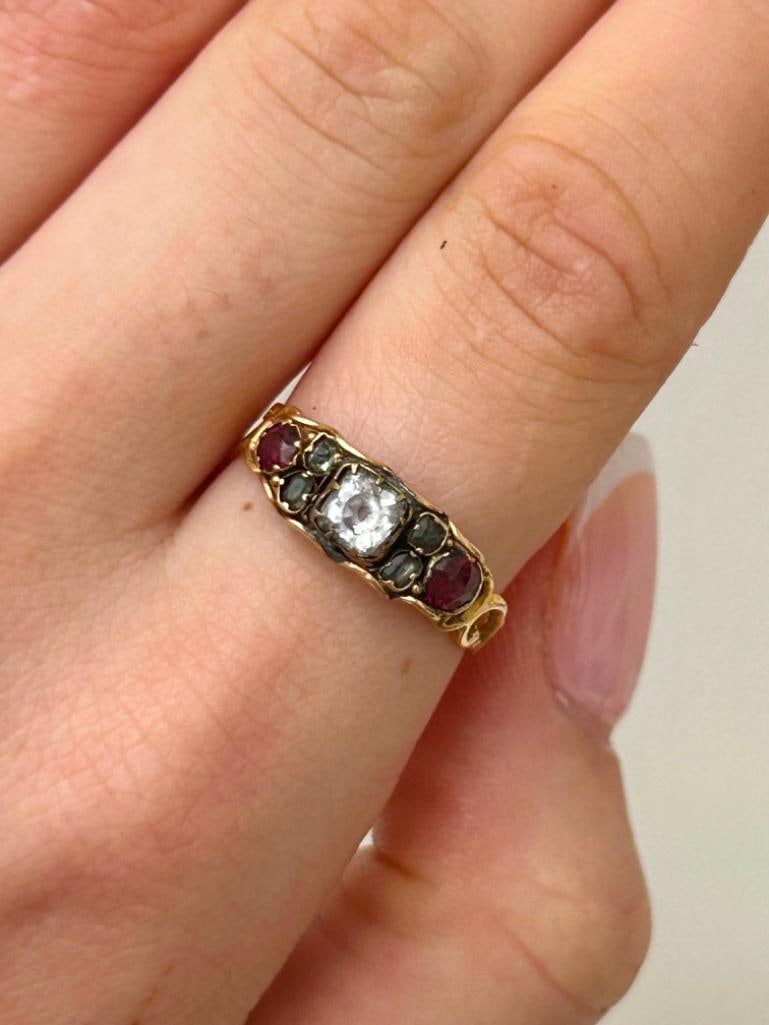 Antique Gemstone Ring in Gold - 4