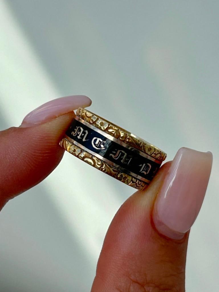 Antique C.1845 Black Enamel Mourning Band Ring in 18ct Gold - 4