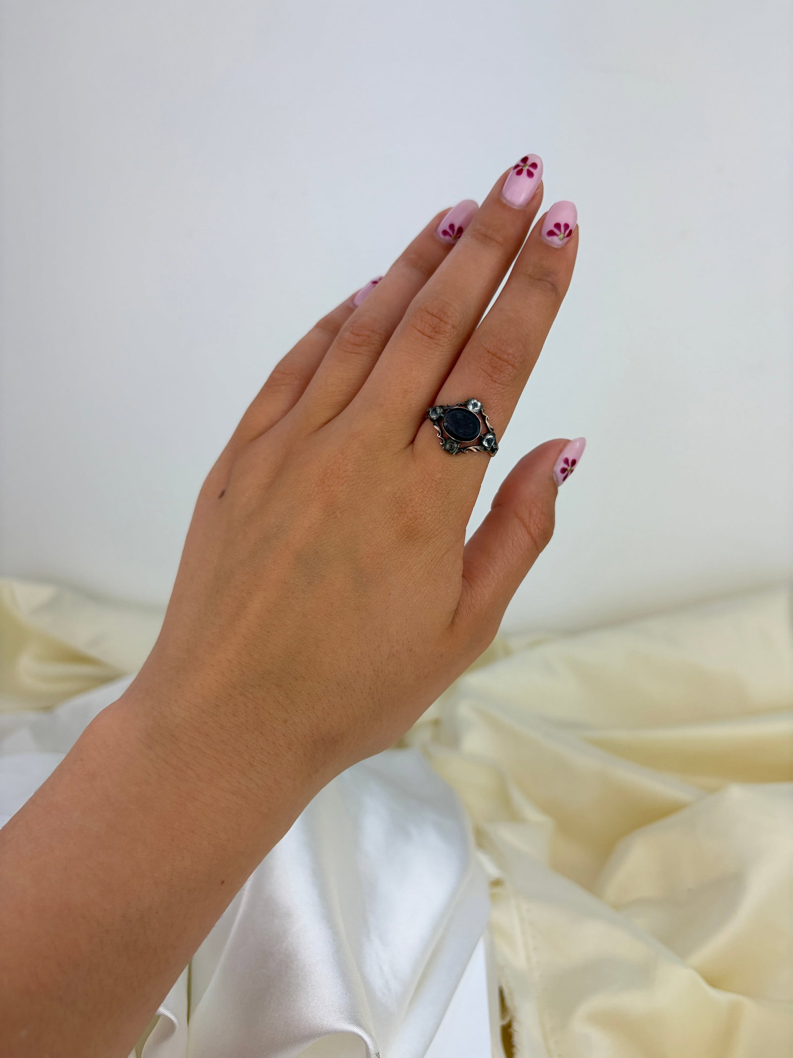 ANTIQUE GEORGIAN FLAT CUT GARNET AND PASTE RING IN GOLD - 8