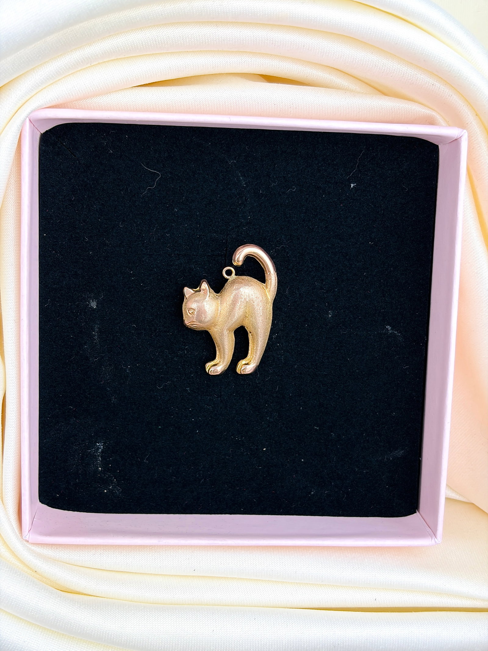 VINTAGE 9CT GOLD CAT CHARM - 4