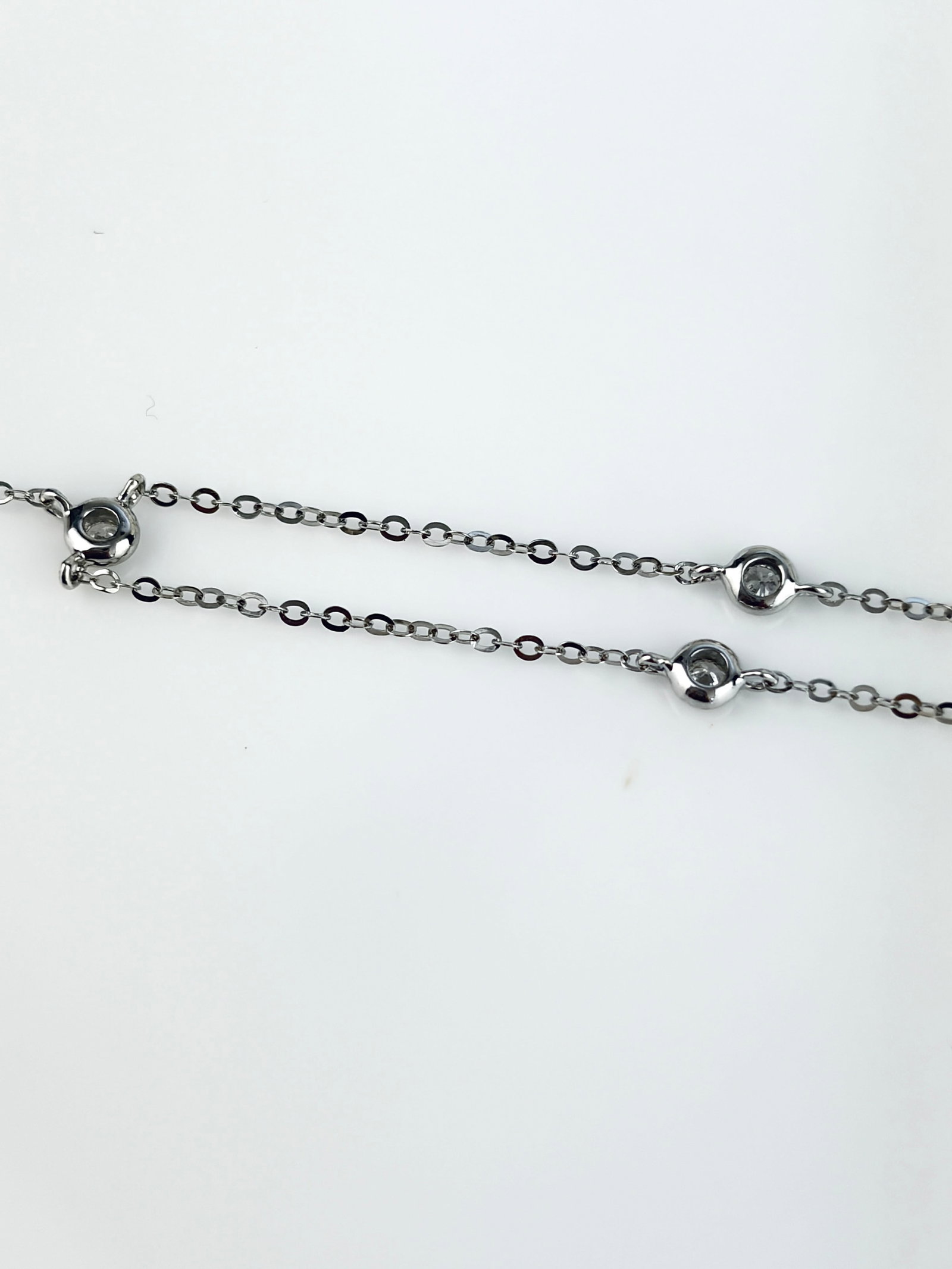 18CT WHITE GOLD DIAMOND DROP NECKLACE - 5