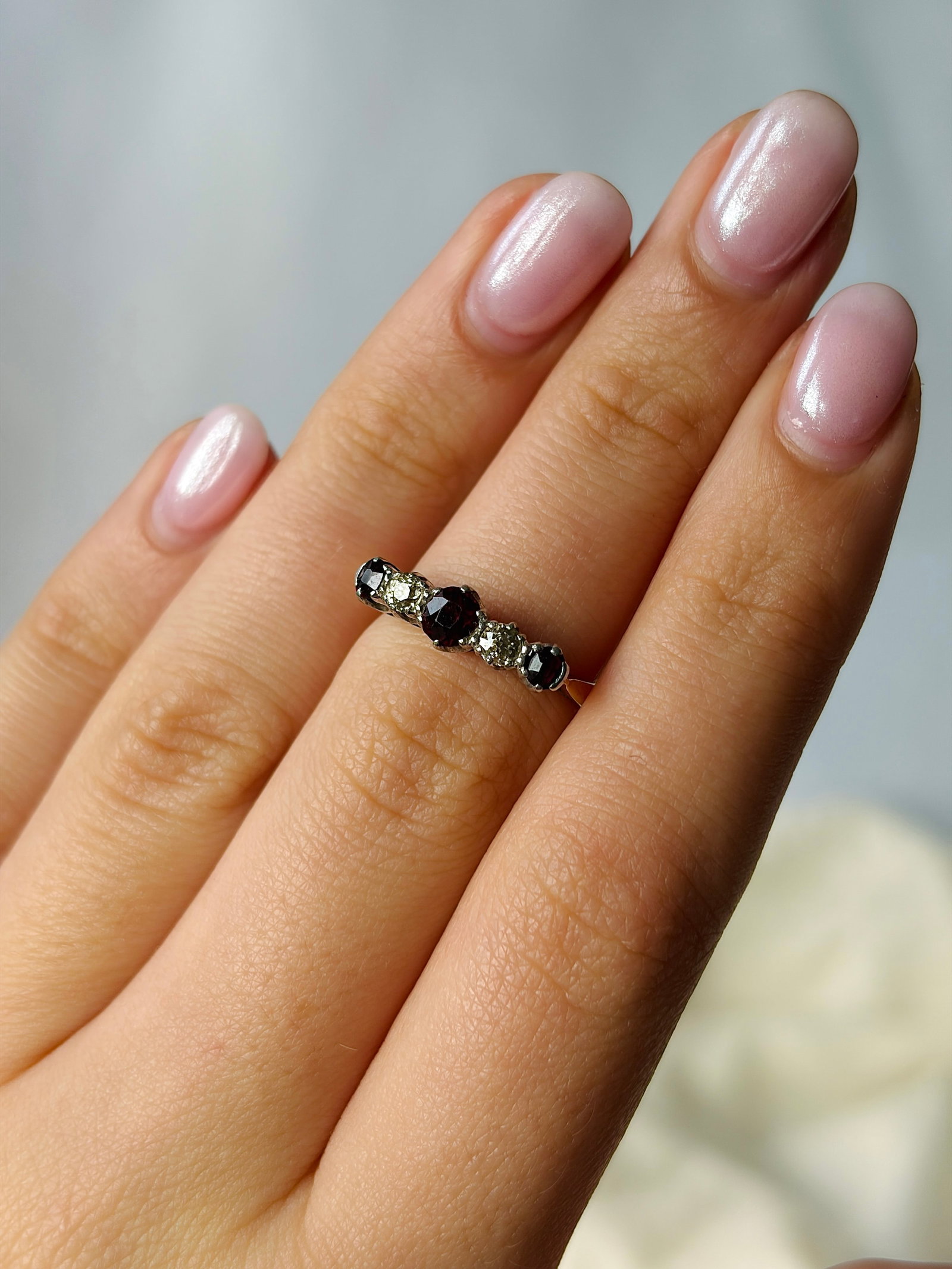 Vintage 18ct yellow gold and platinum ruby and diamond 5 stone ring - 8