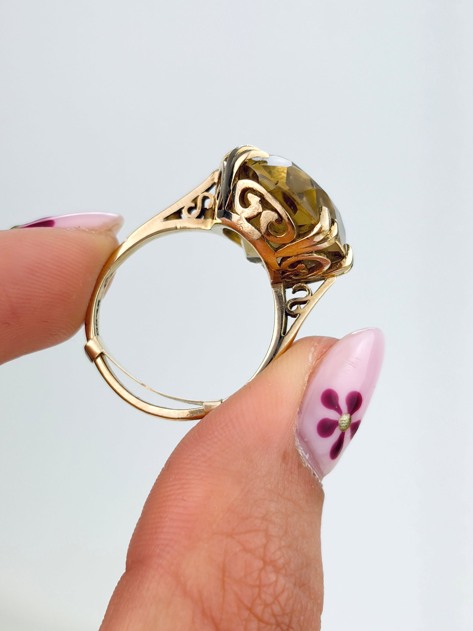 LARGE VINTAGE 9CT YELLOW GOLD CITRINE COCKTAIL RING - 7