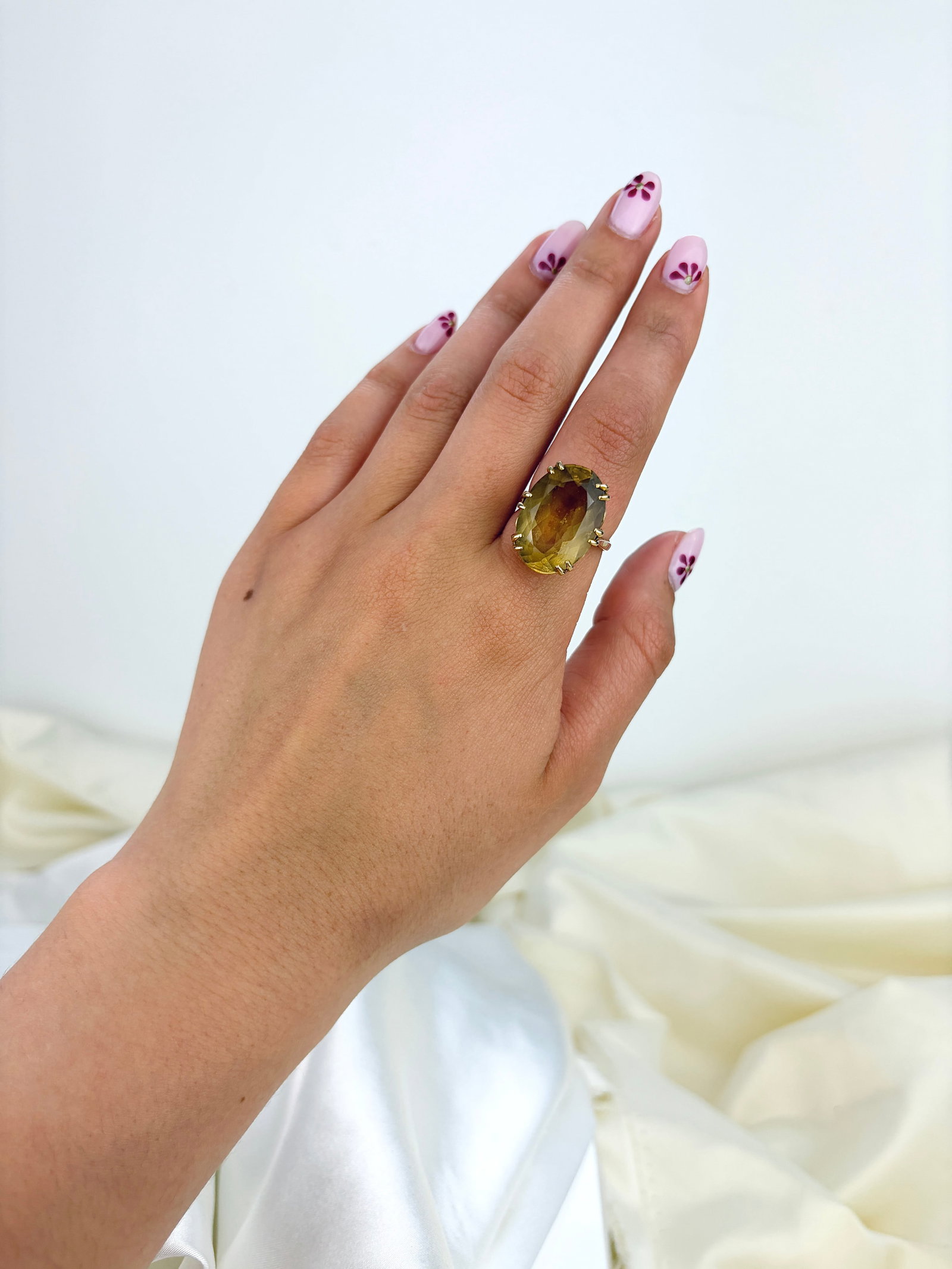 LARGE VINTAGE 9CT YELLOW GOLD CITRINE COCKTAIL RING - 8