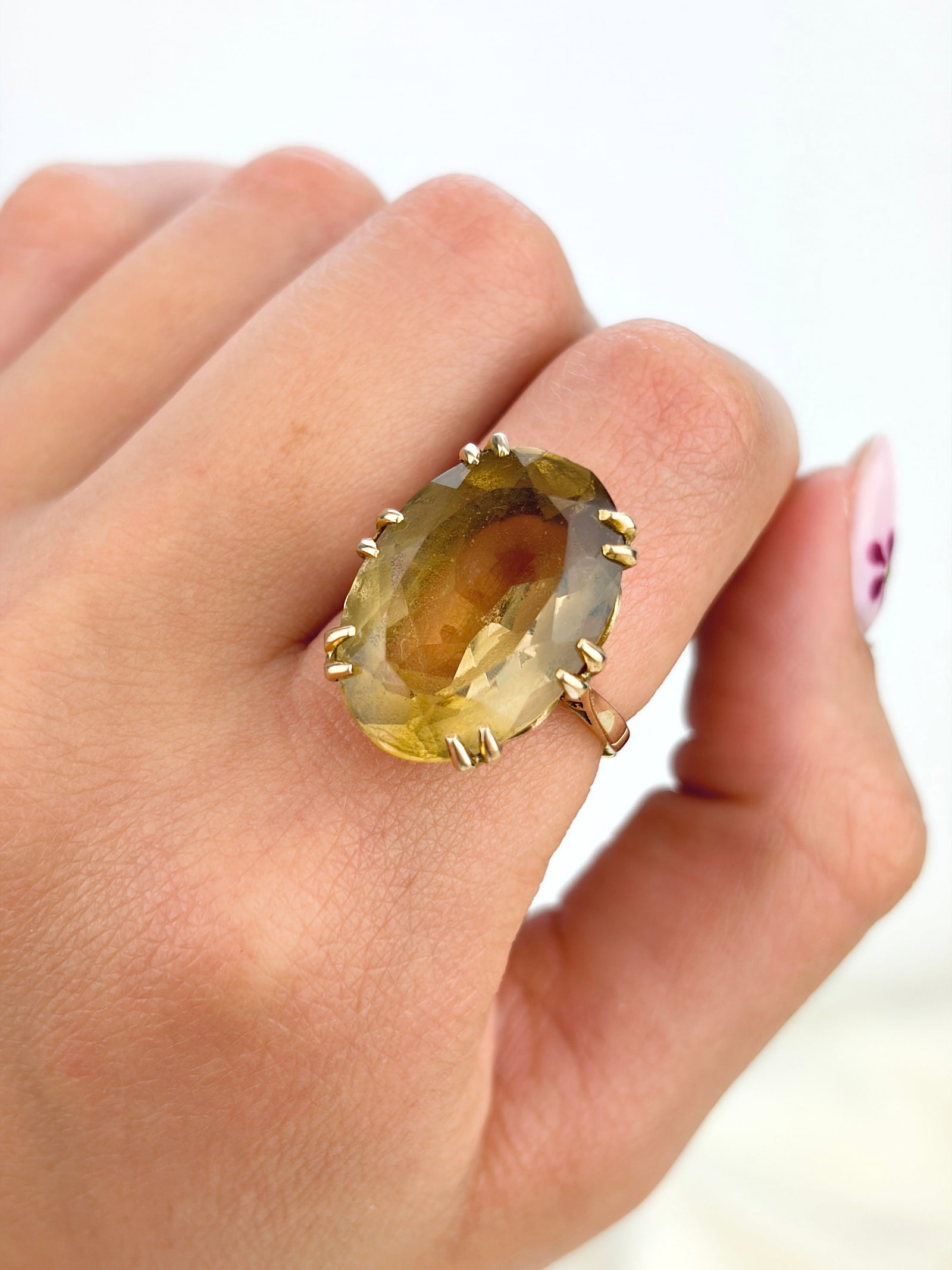 LARGE VINTAGE 9CT YELLOW GOLD CITRINE COCKTAIL RING - 9