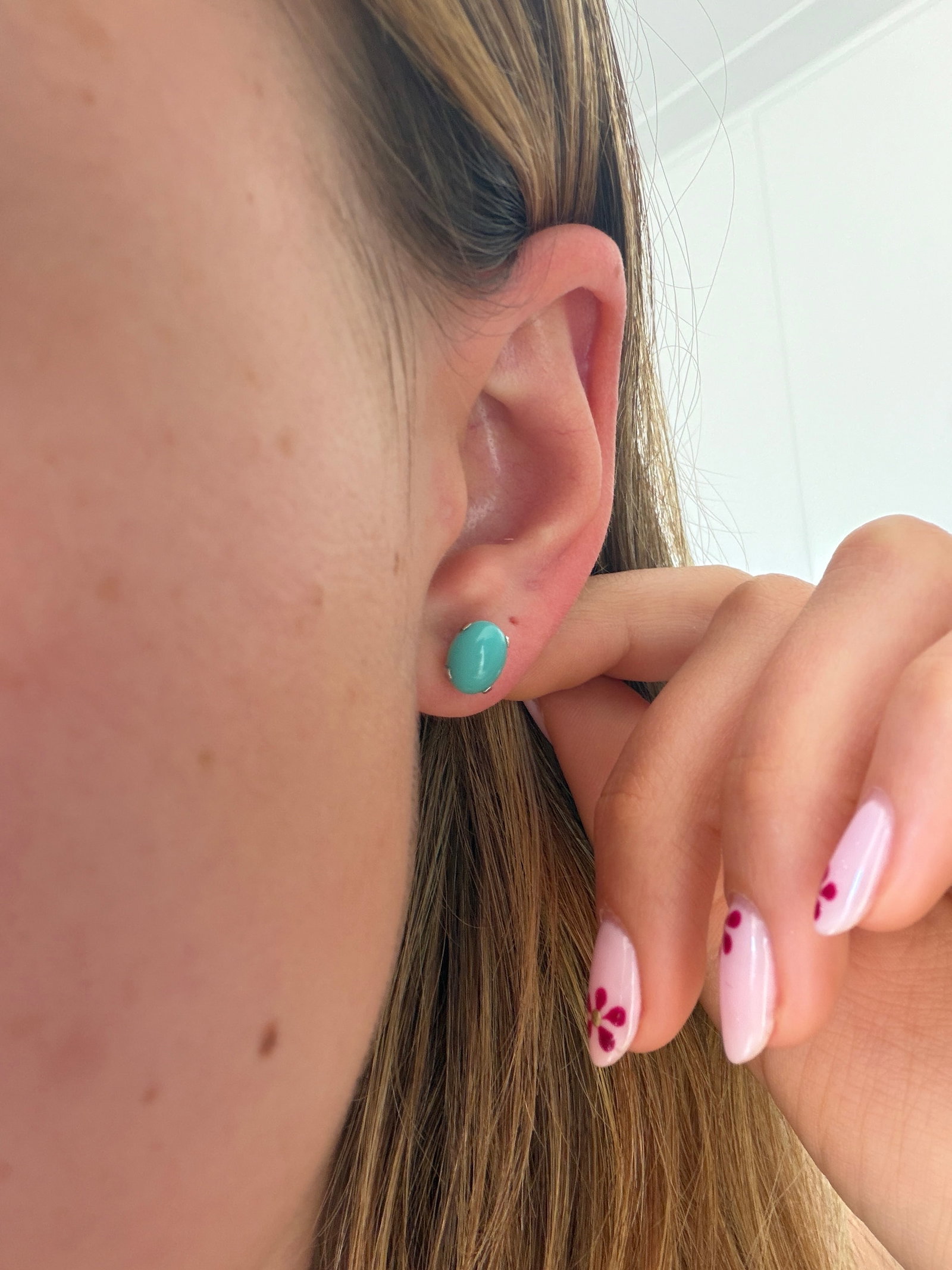 SWEET 9CT WHITE GOLD TURQUOISE STUD EARRINGS - 4