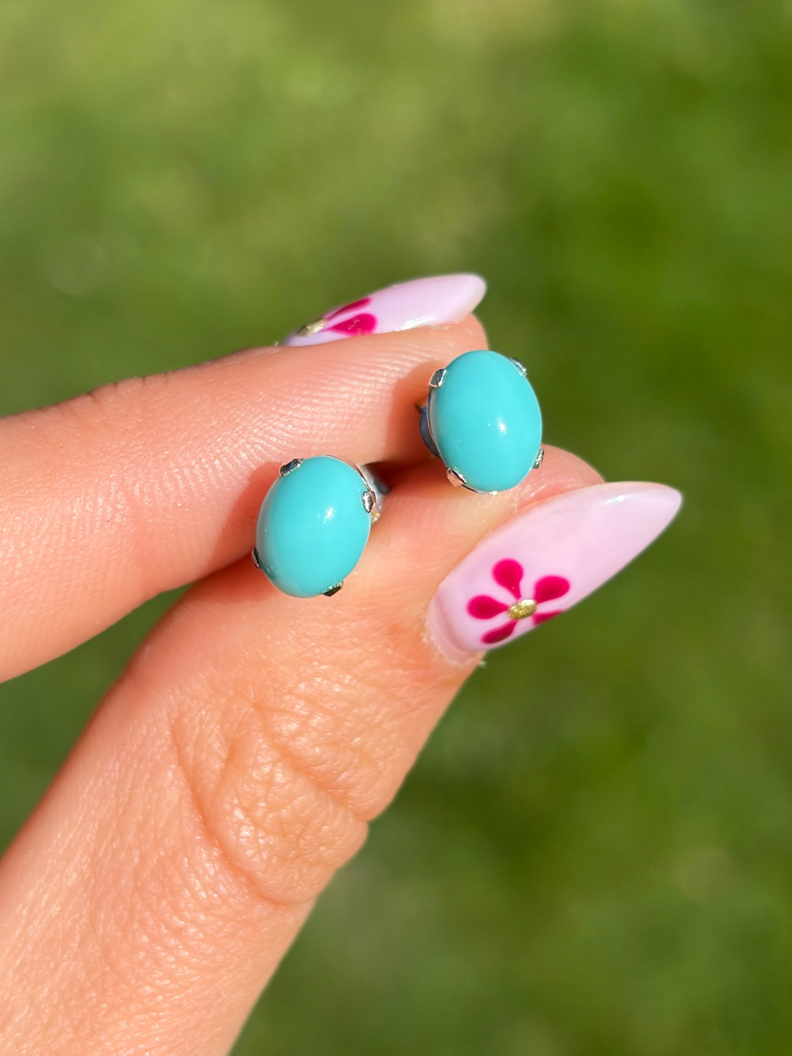 SWEET 9CT WHITE GOLD TURQUOISE STUD EARRINGS - 5