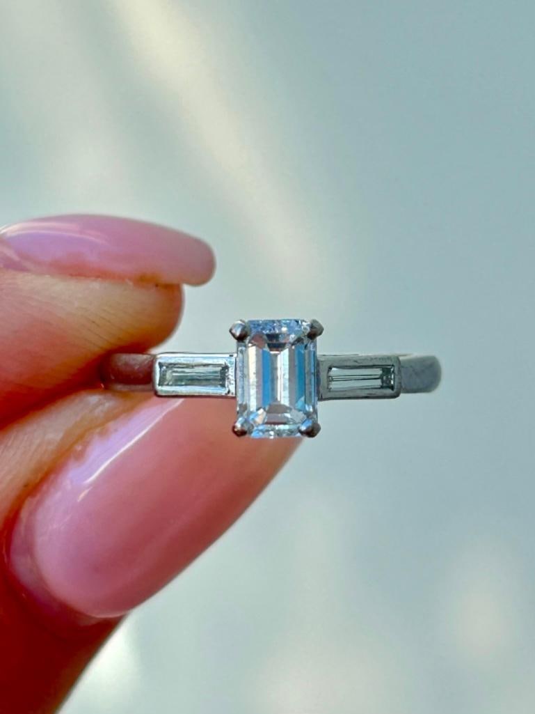 *Vintage Diamond and Platinum Solitaire Ring - 14