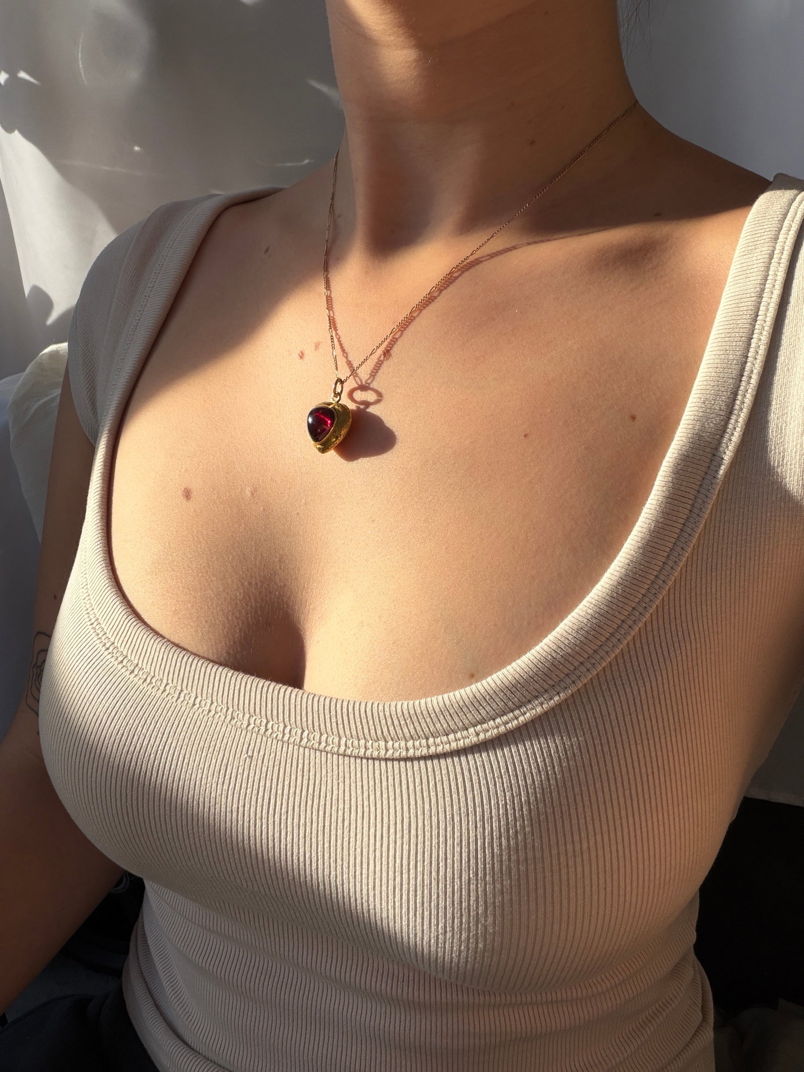antique 18ct yellow gold cabochon garnet heart locket back pendant - 7