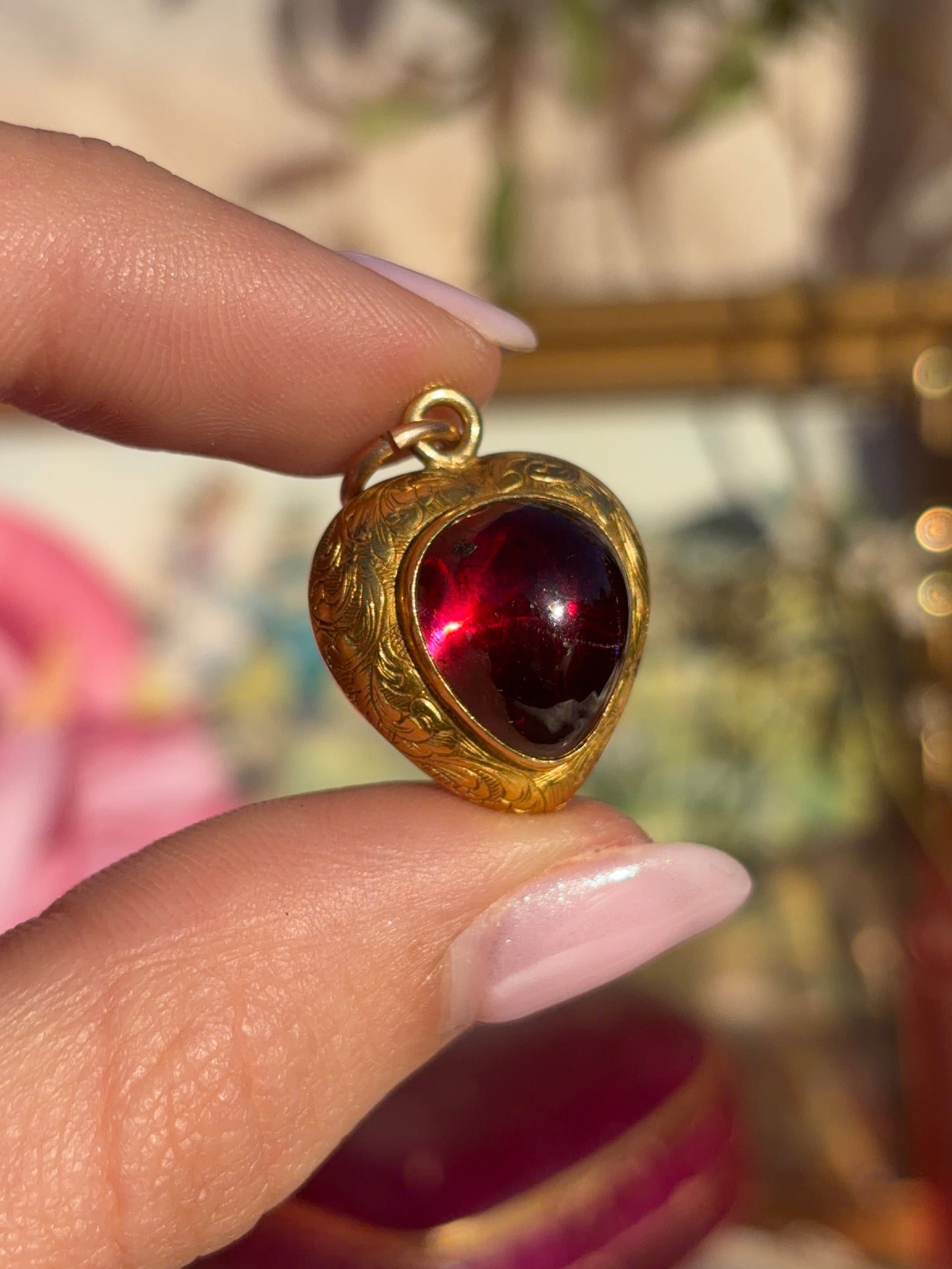 antique 18ct yellow gold cabochon garnet heart locket back pendant - 9