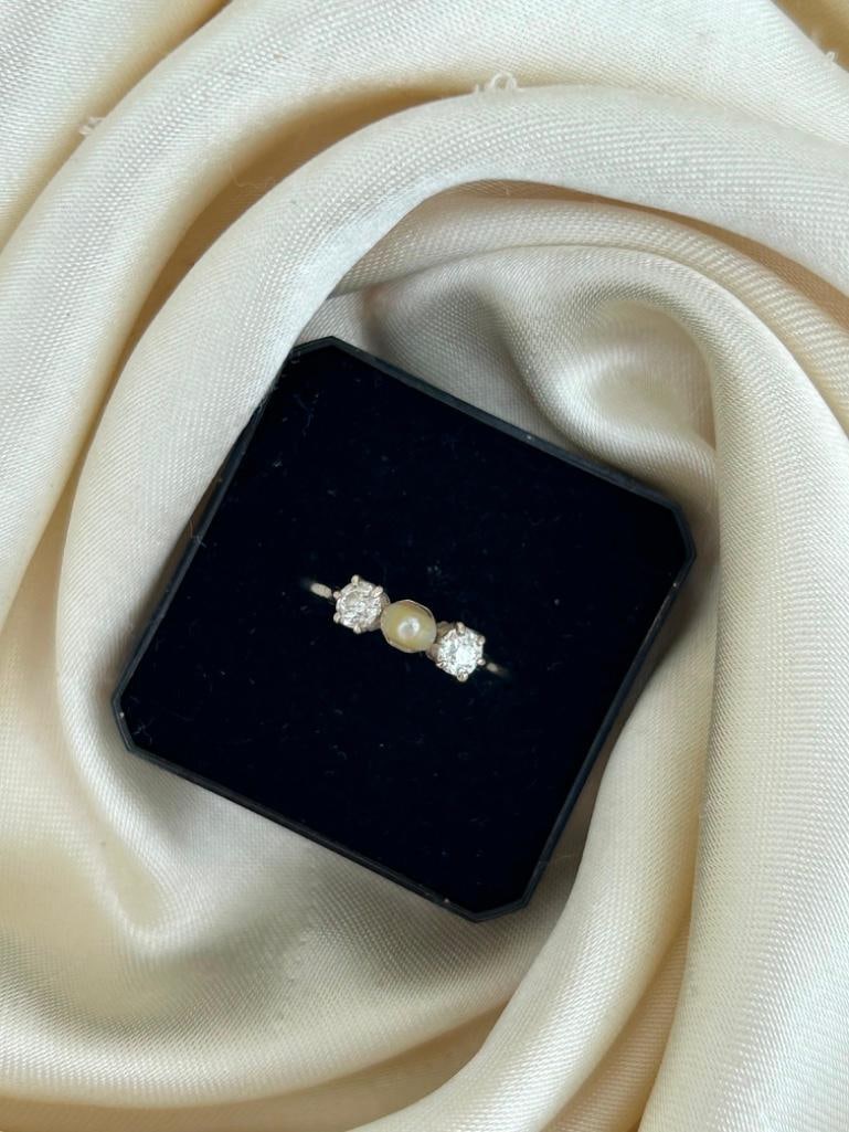 Antique White Gold Pearl and Diamond 3 Stone Ring - 4
