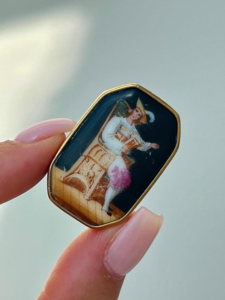 Antique Portrait Brooch: Antique Portrait Brooch truly charming!! measurements length 34mm width 23mm weight 8.97g materials C2