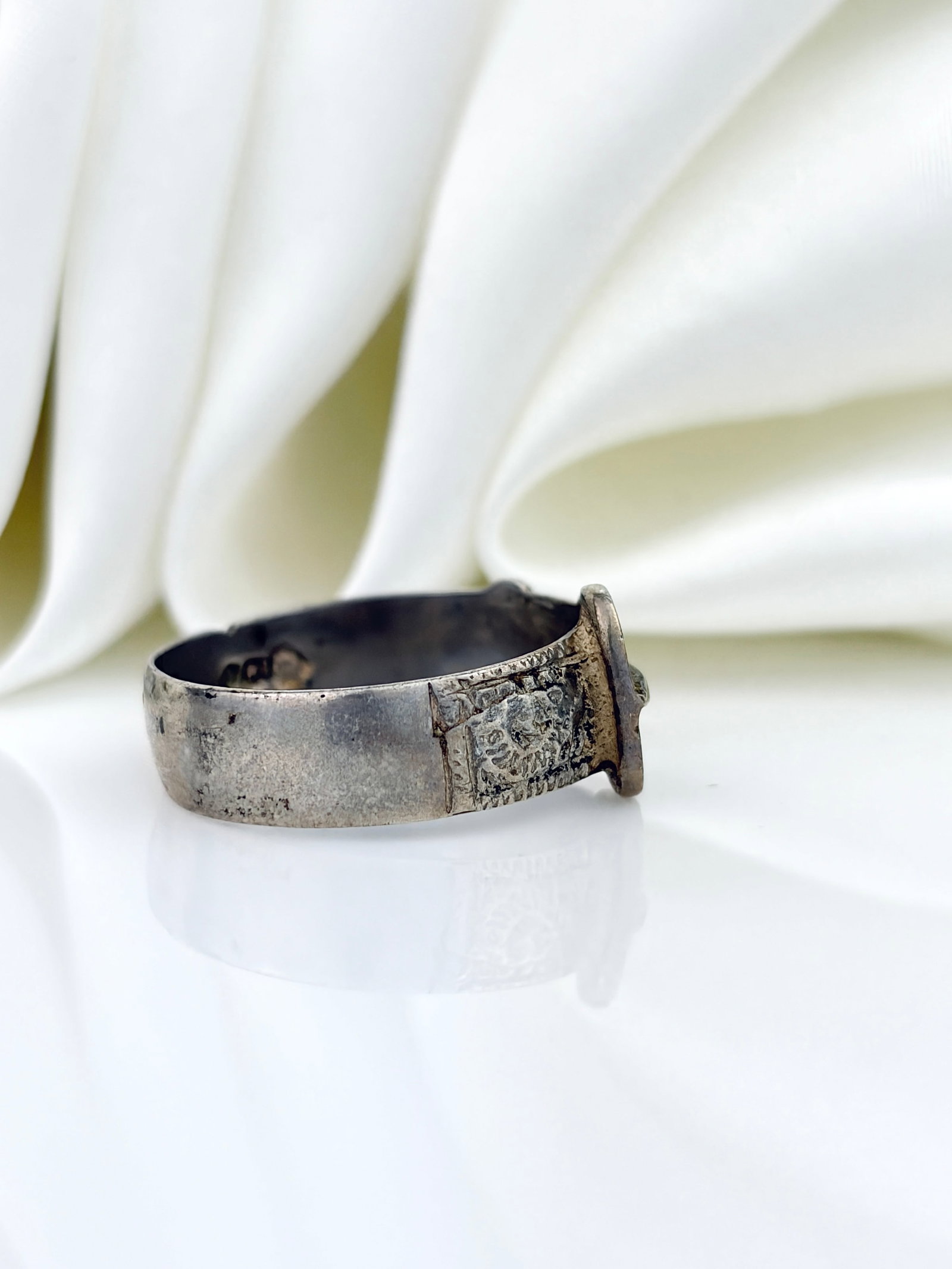 ANTIQUE SILVER ORNATE BUCKLE RING - 3
