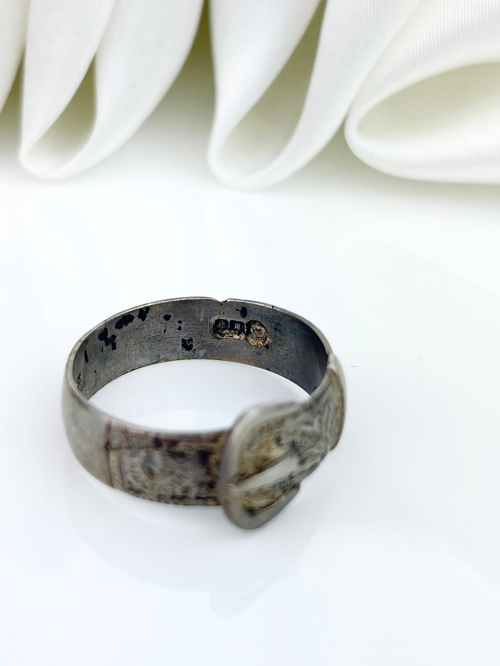 ANTIQUE SILVER ORNATE BUCKLE RING - 5