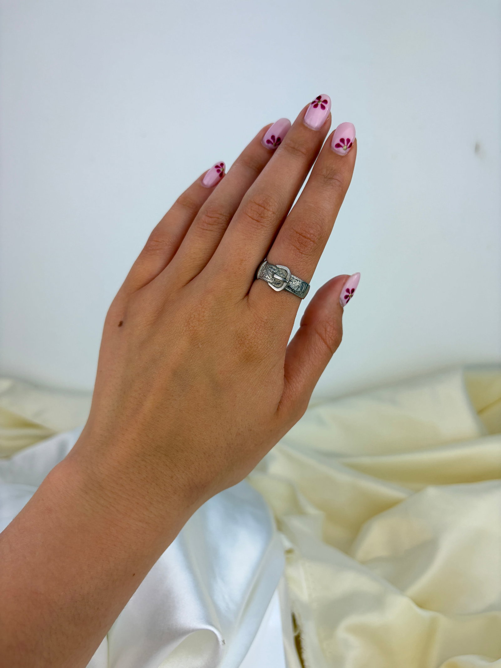 ANTIQUE SILVER ORNATE BUCKLE RING - 9