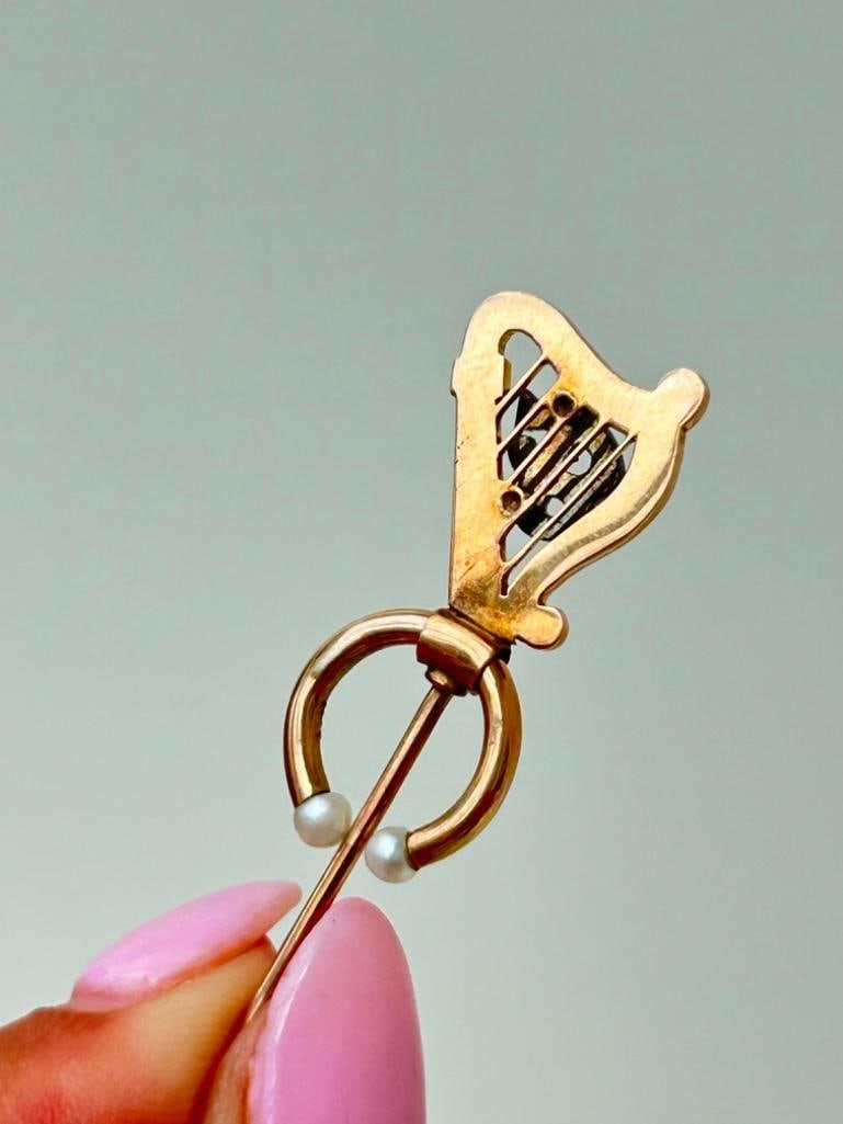 Antique Rose Cut Diamond and Pearl Lyre Stick Pin in Gold - 4