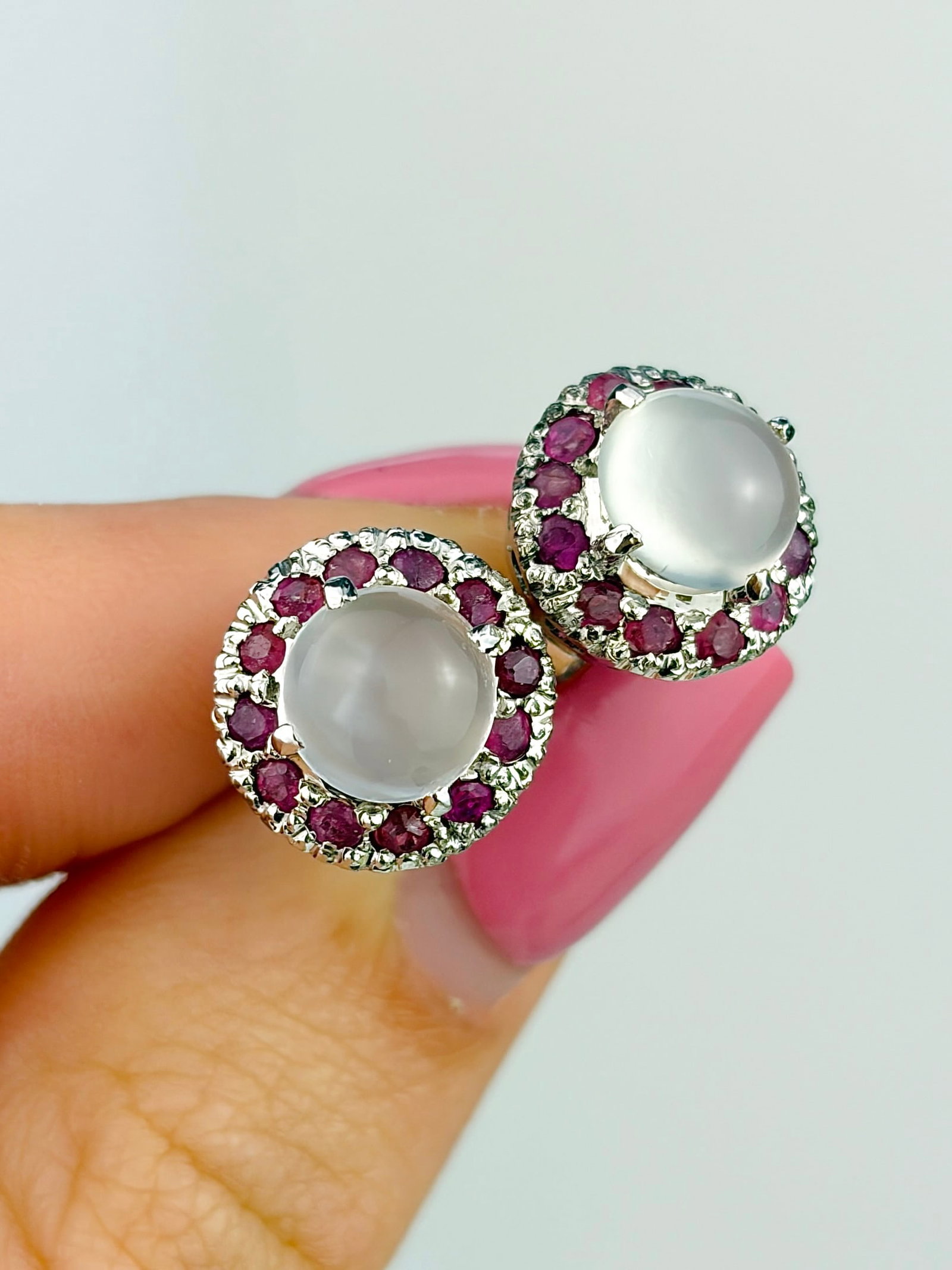SWEET CABOCHON MOONSTONE AND RUBY CLUSTER STUD EARRINGS: SWEET CABOCHON MOONSTONE AND RUBY CLUSTER STUD EARRINGS Lovely stud earrings!