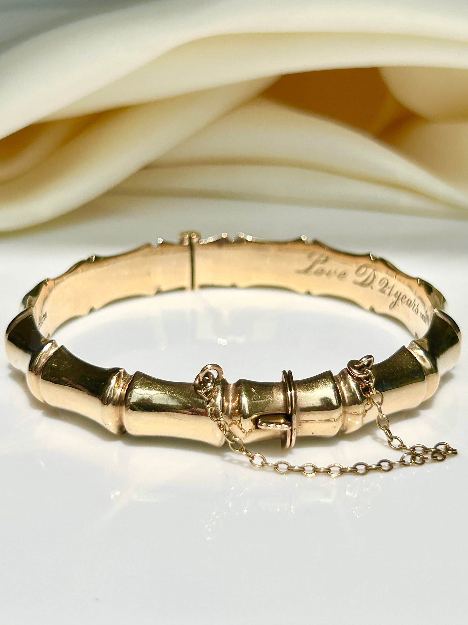 Vintage 9ct gold bamboo effect bangle / bracelet with safety chain c.1975 - 6