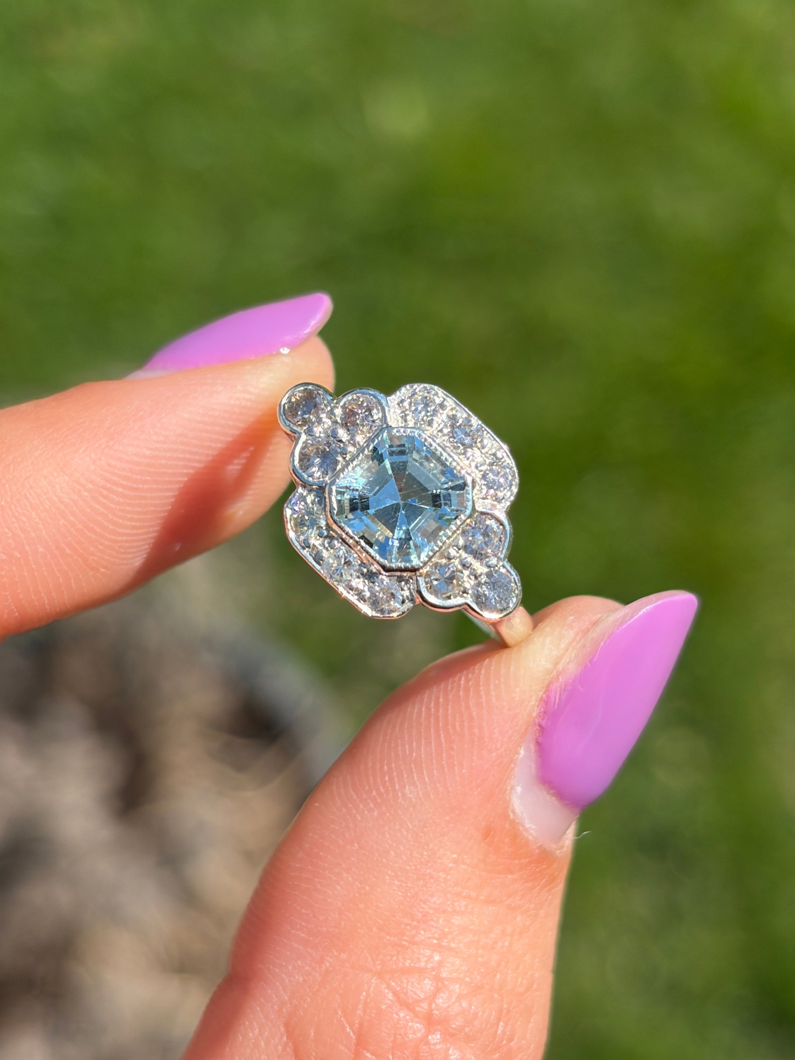 ART DECO STYLE 9CT WHITE GOLD AQUAMARINE AND DIAMOND PANEL RING - 3