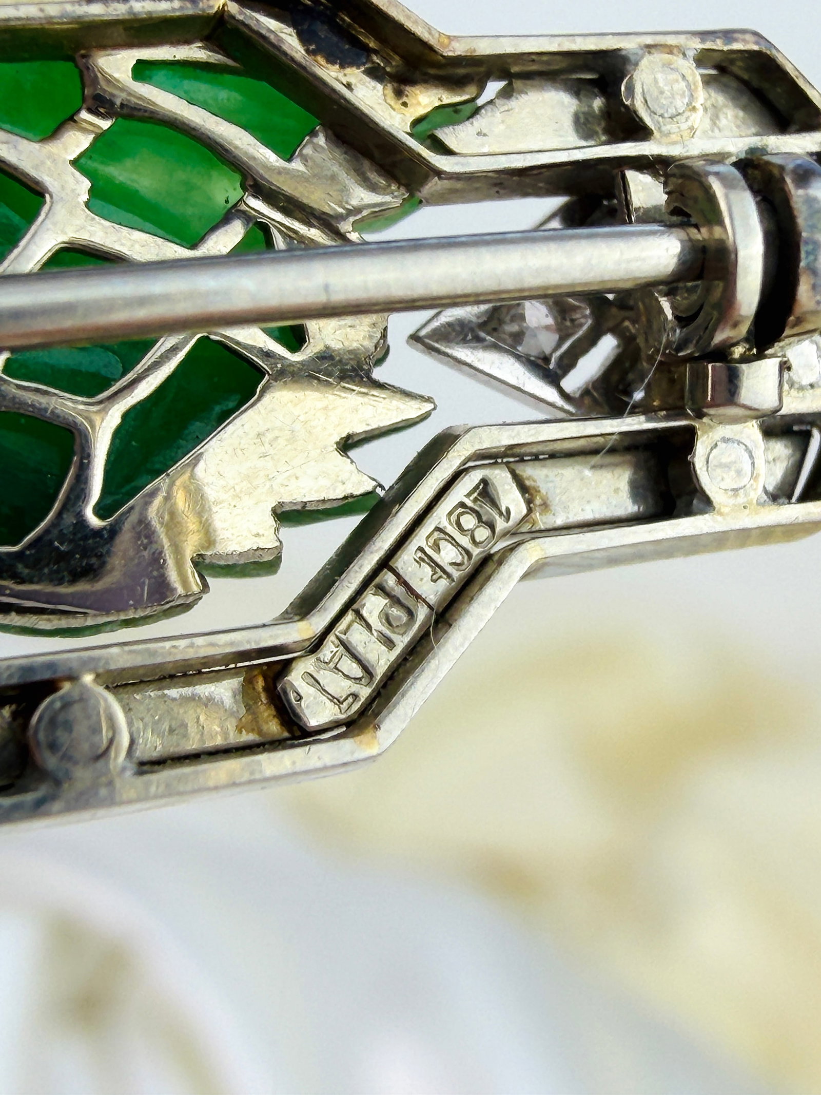 ANTIQUE ART DECO CARVED JADE AND DIAMOND BROOCH IN 18CT GOLD AND PLATINUM - 4