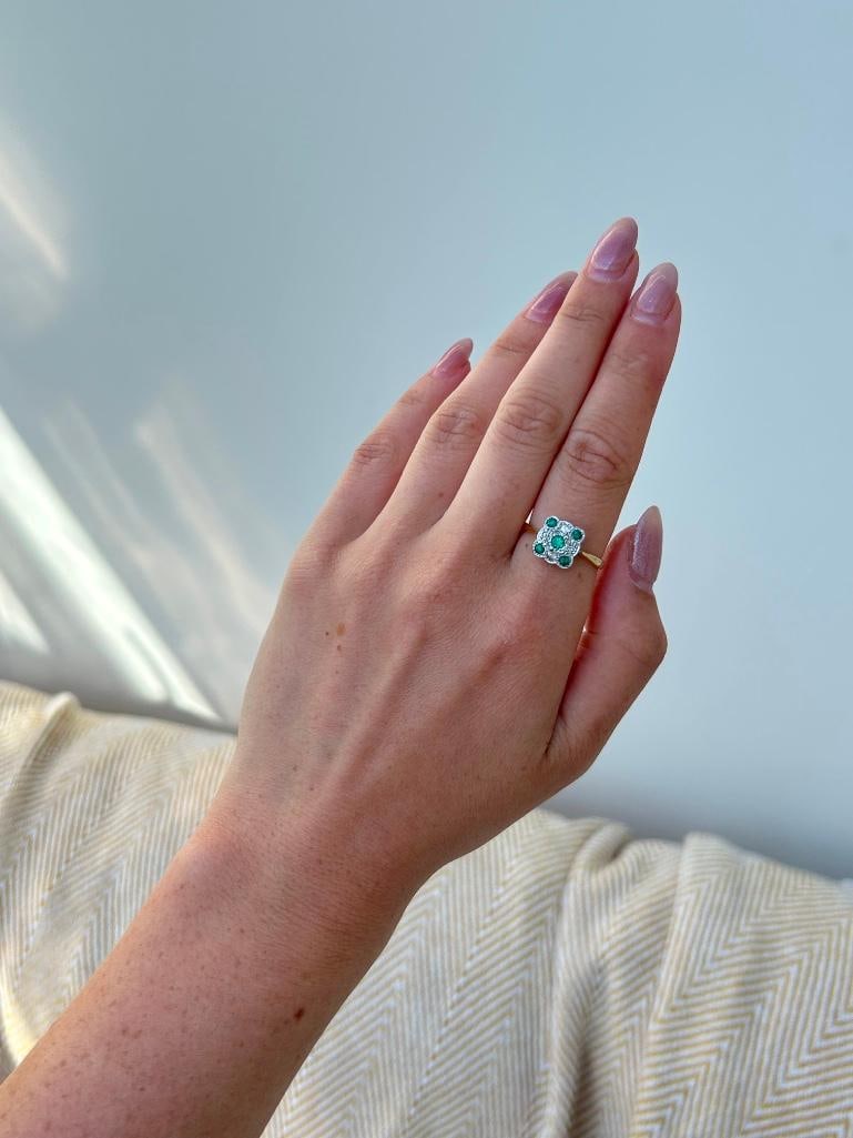 *Art Deco 18ct Gold Emerald and Diamond Square Panel Ring - 10
