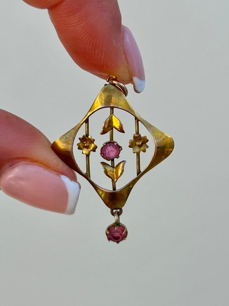 Vintage 9ct Gold Pendant (1 of 4)