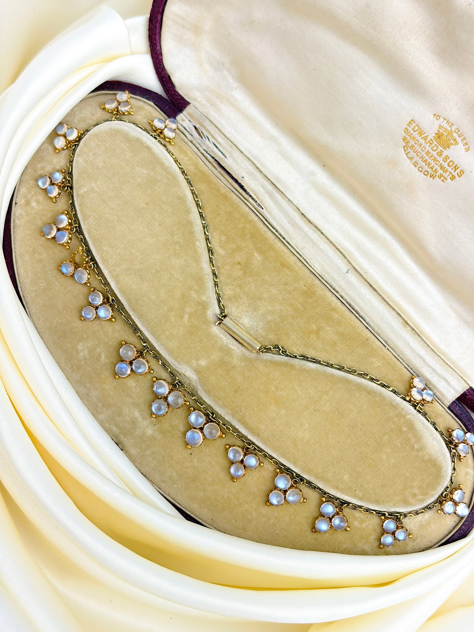 WONDERFUL BOXED ANTIQUE 18CT YELLOW GOLD MOONSTONE CLUSTER FRINGE NECKLACE - 7