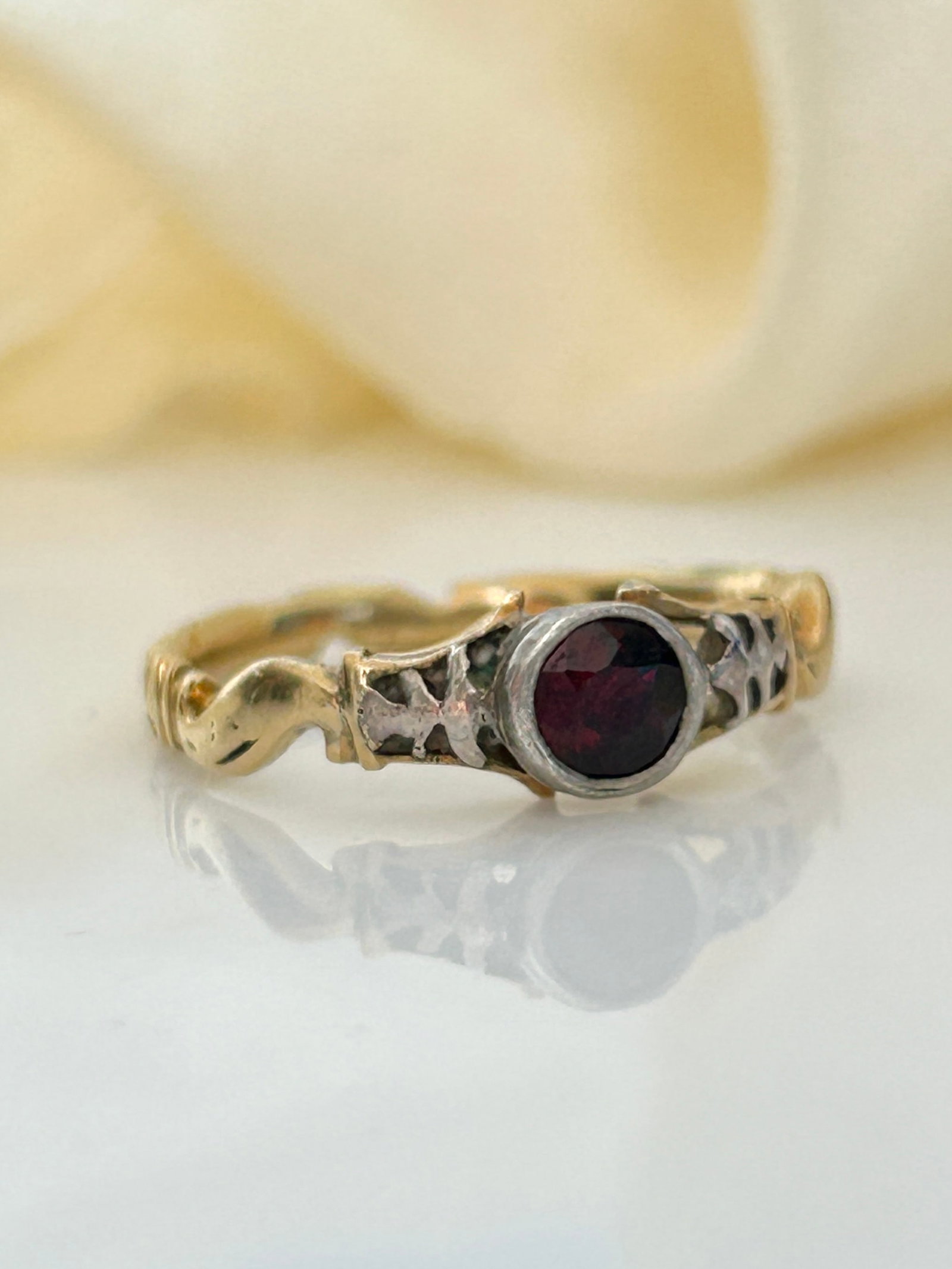 Antique georgian era flat cut garnet ring - 11