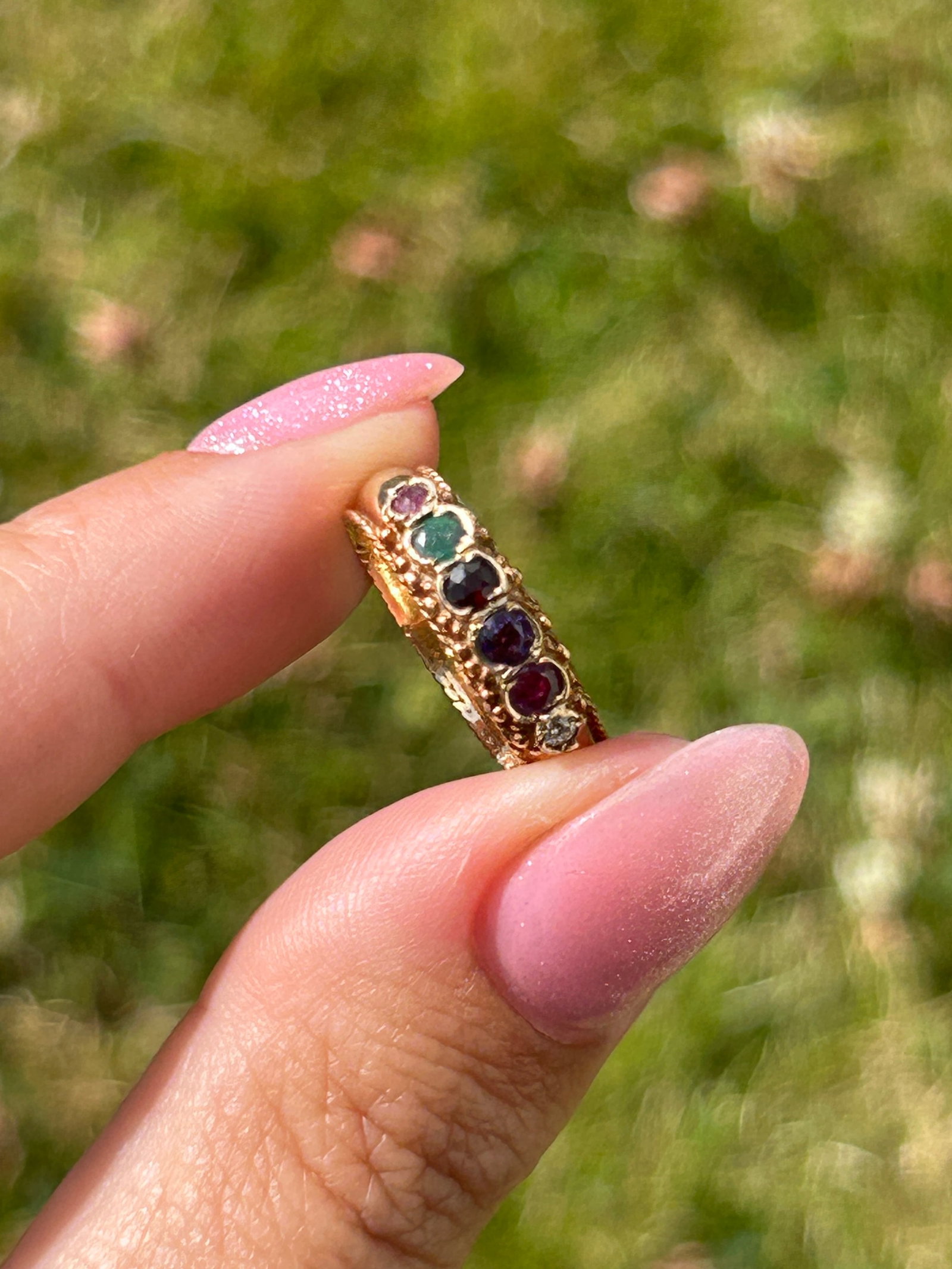 Vintage chunky 9ct gold "REGARD" acrostic band style ring - 8