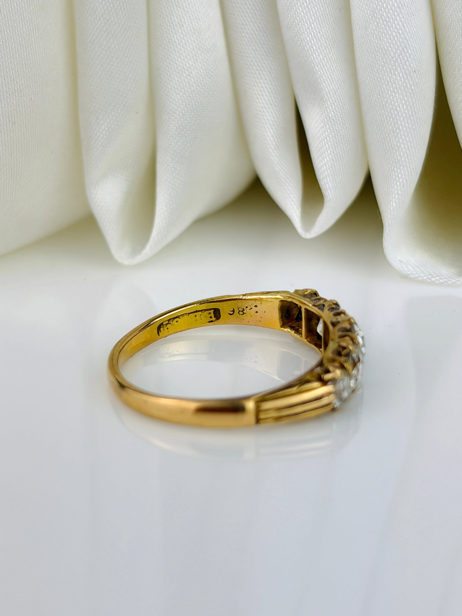 Antique 1.20ct Diamond 5 Stone Ring in 18ct Yellow Gold - 4