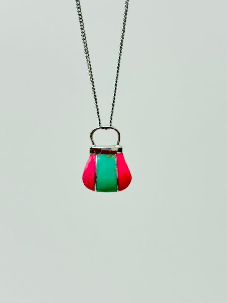 Sweet 9ct White Gold Pink and Green Enamel and Diamond Handbag Pendant on 9ct White Gold Chain - 6