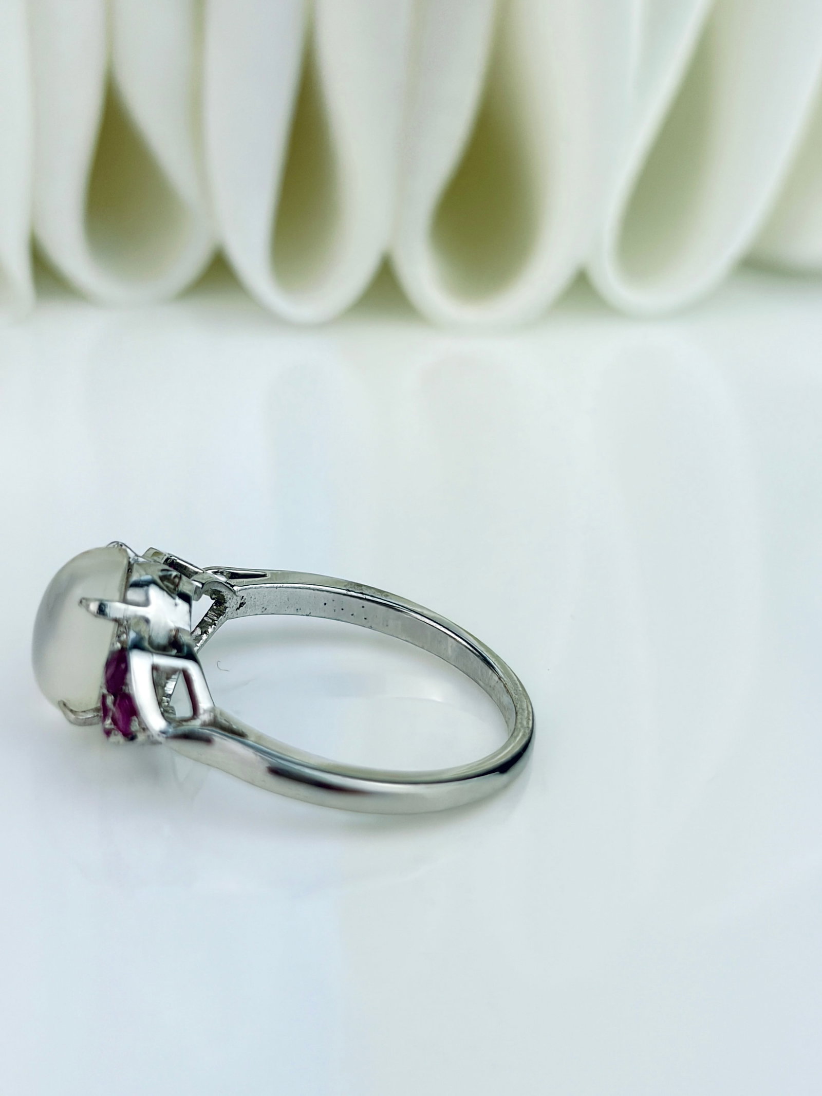 CABOCHON MOONSTONE AND RUBY RING IN SILVER - 7