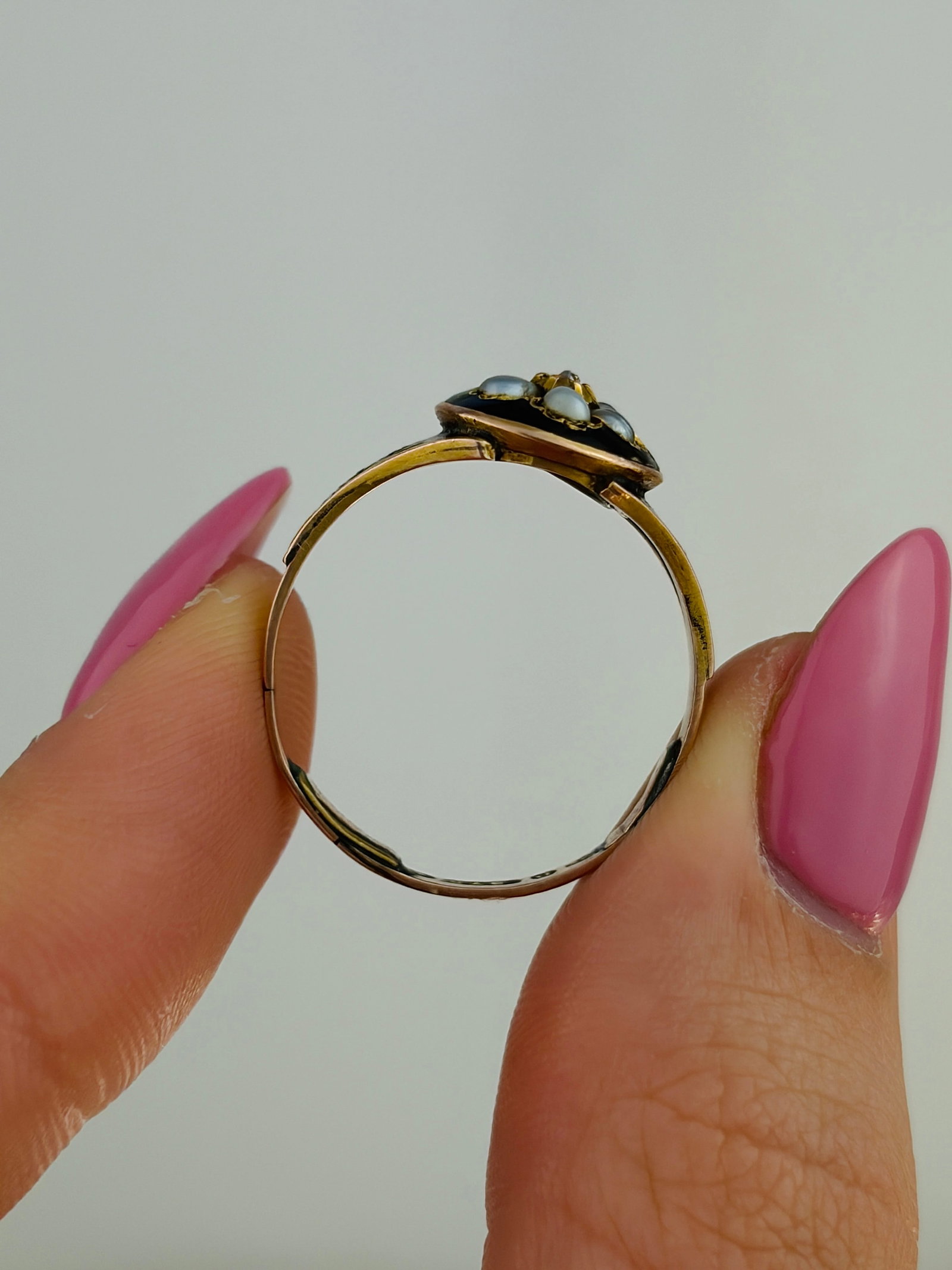 ANTIQUE BLACK ENAMEL IN MEMORY OF PEARL AND DIAMOND FLOWER RING IN 9CT GOLD - 7