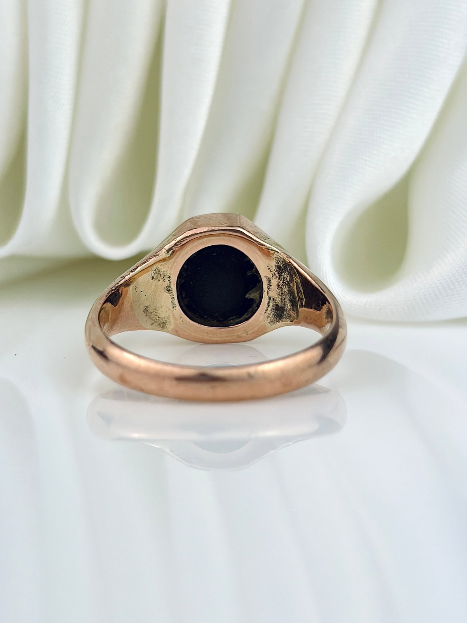 ANTIQUE CHUNKY 9CT GOLD SIGNET RING - 3