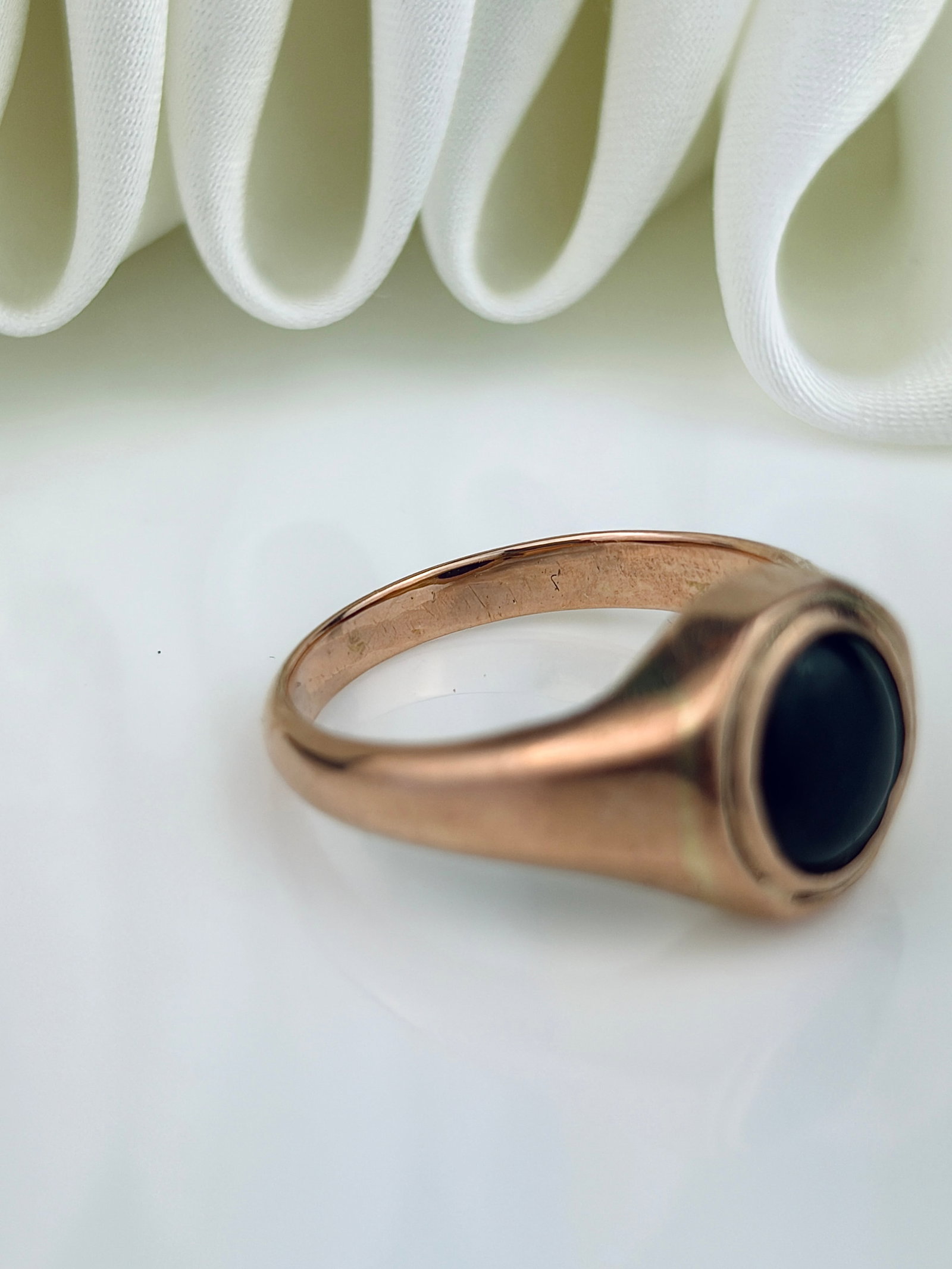 ANTIQUE CHUNKY 9CT GOLD SIGNET RING - 4