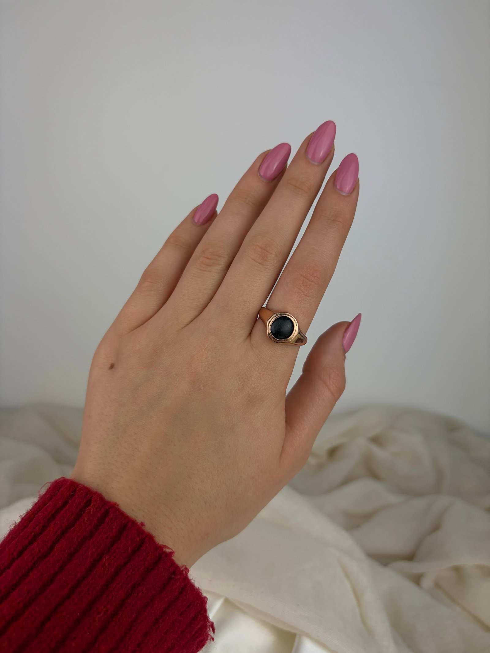 ANTIQUE CHUNKY 9CT GOLD SIGNET RING - 7
