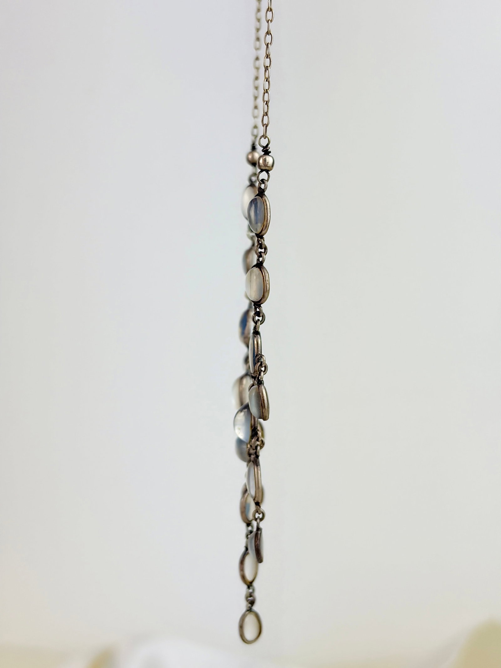 ANTIQUE SILVER MOONSTONE DROP FINGE NECKLACE - 2