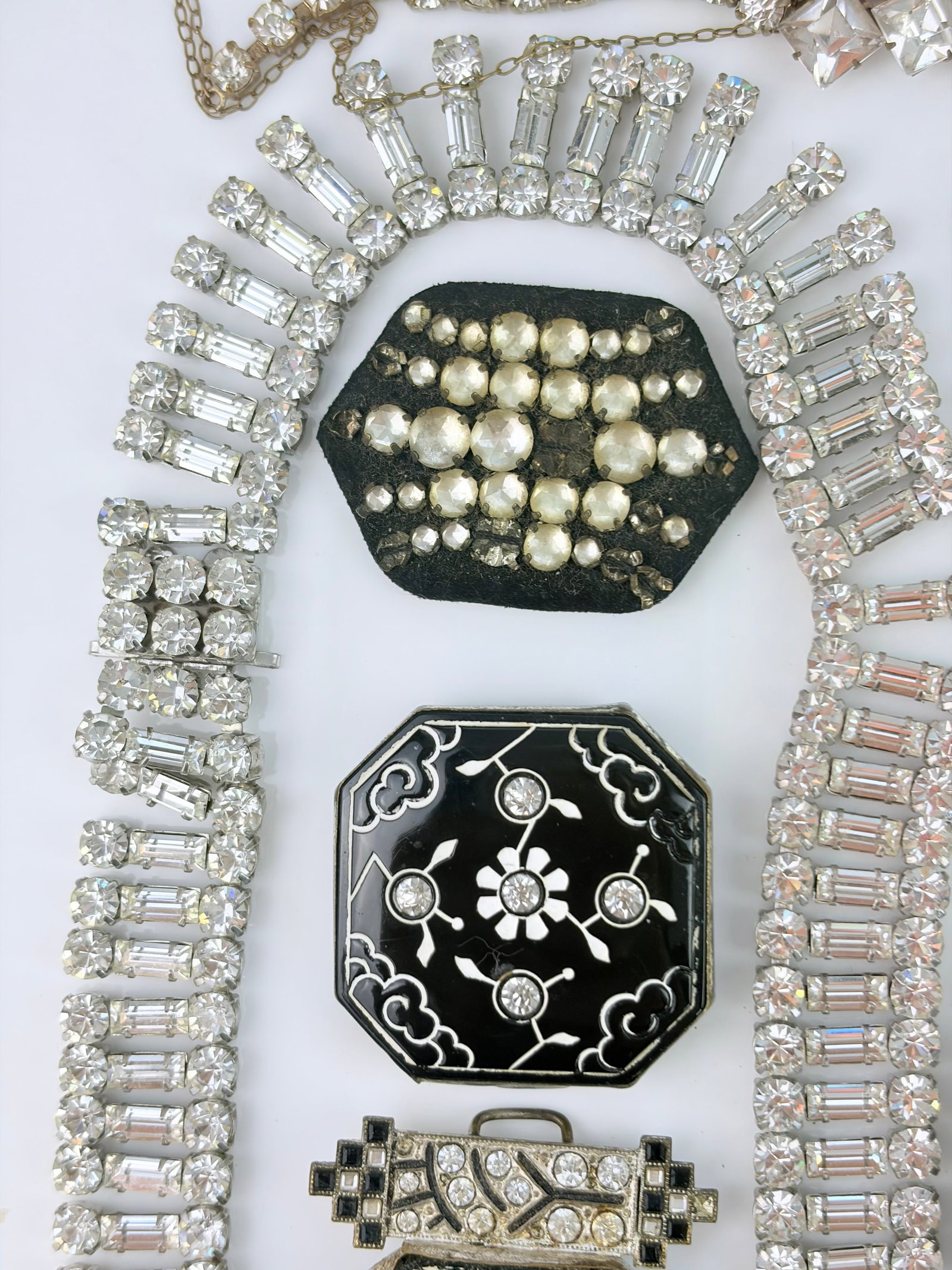 ANTIQUE MIXED LOT OF PASTE JEWELLERY INC NECKLACES - 4