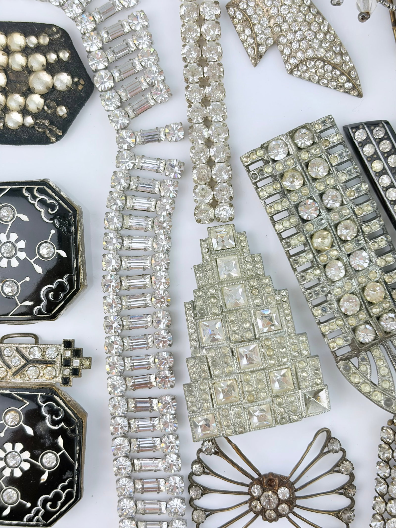 ANTIQUE MIXED LOT OF PASTE JEWELLERY INC NECKLACES - 6