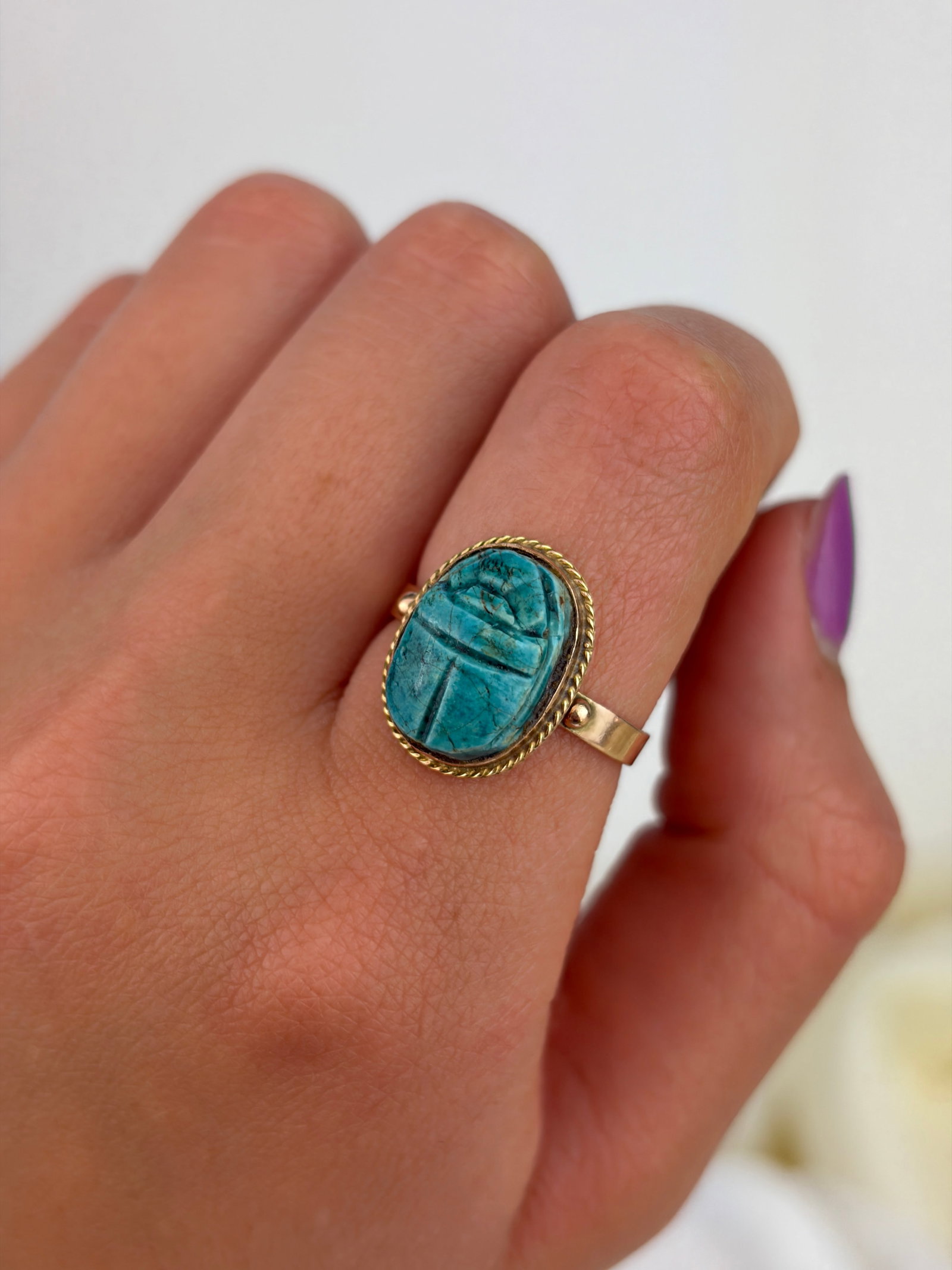 ANTIQUE EGYPTIAN REVIVAL SCARAB RING IN 18CT YELLOW GOLD - 9