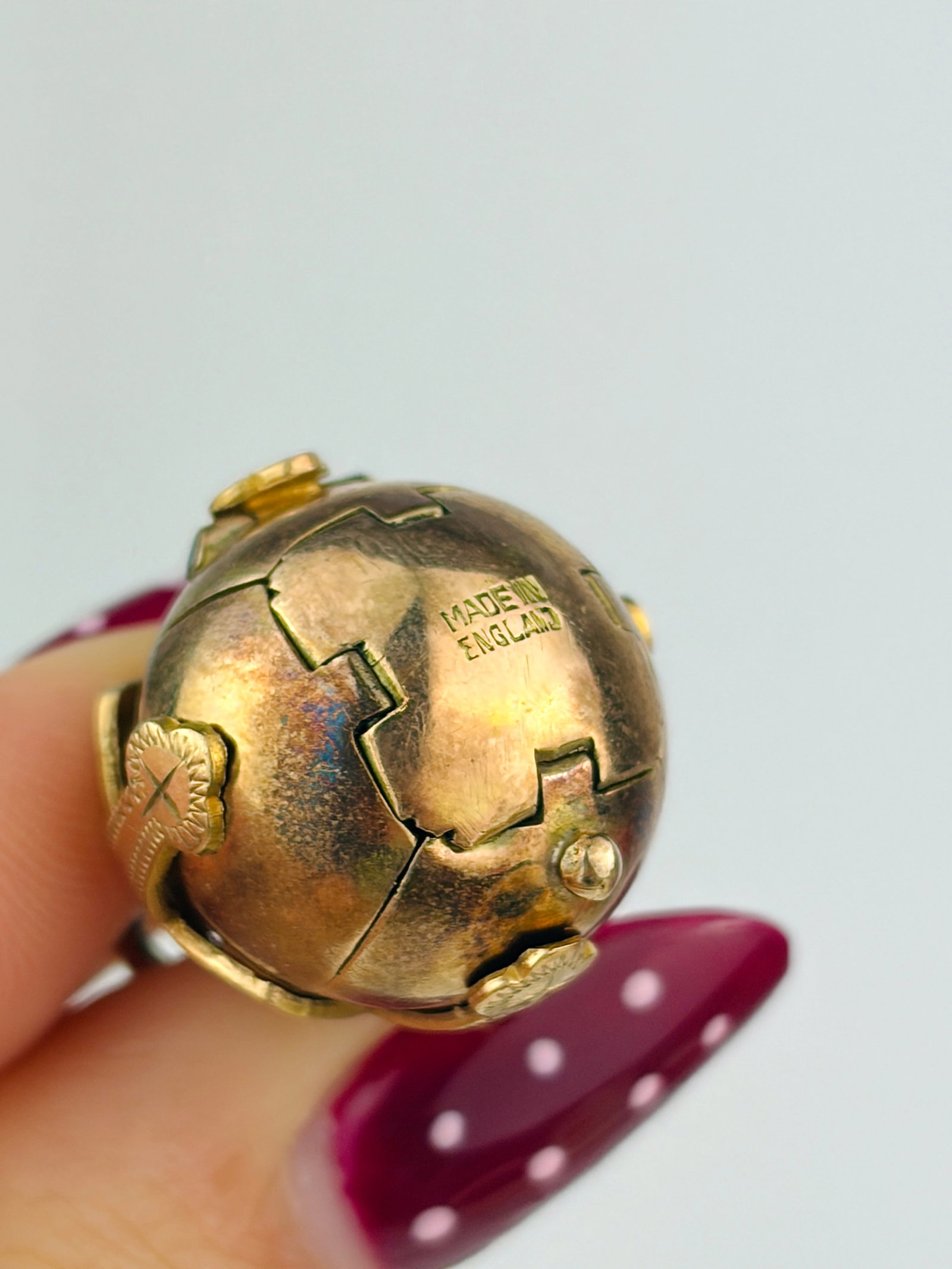 9CT GOLD AND SILVER OPENING MASONIC BALL/CROSS PENDANT - 4