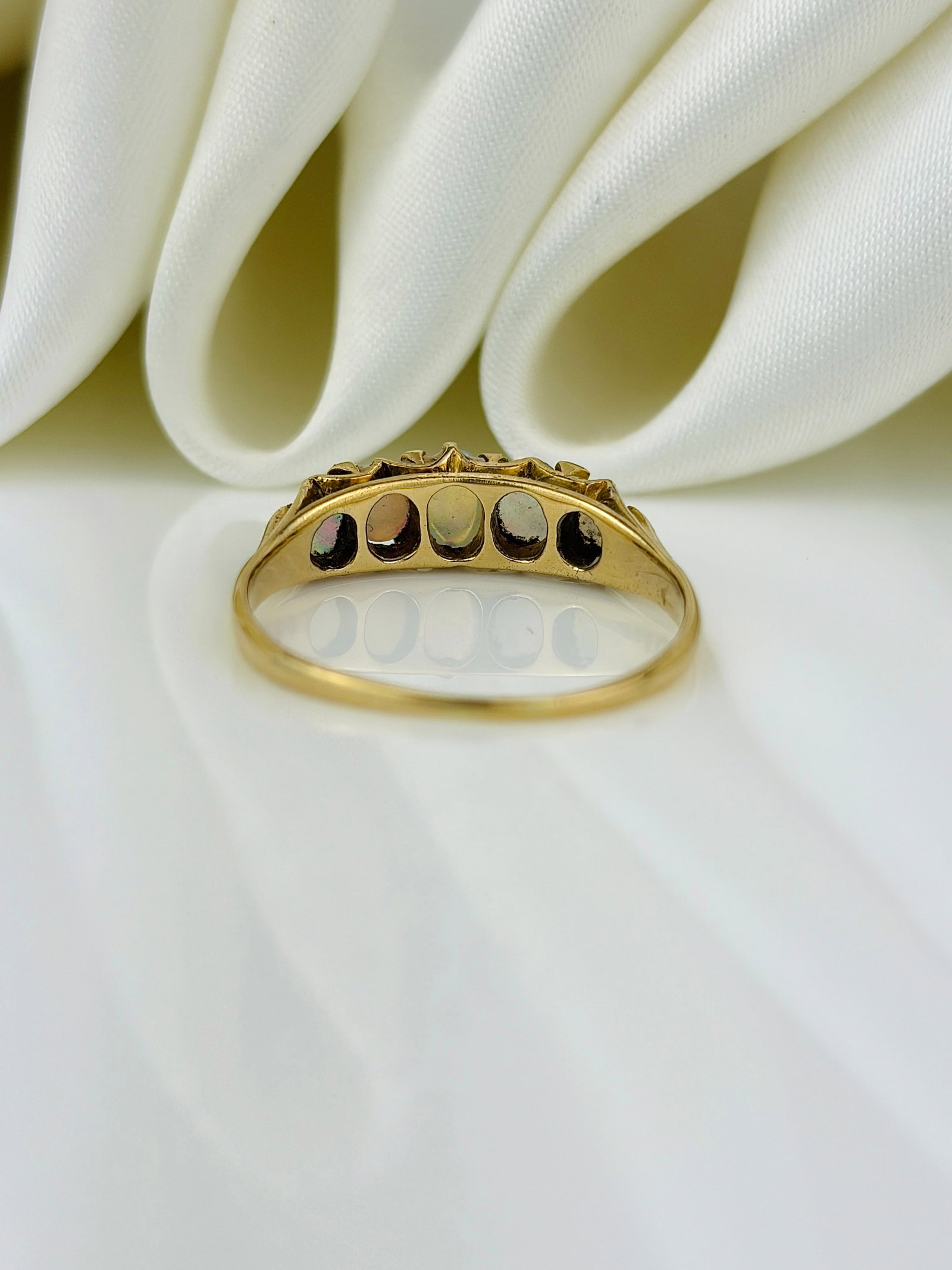 vintage 9ct yellow gold opal five stone ring - 3