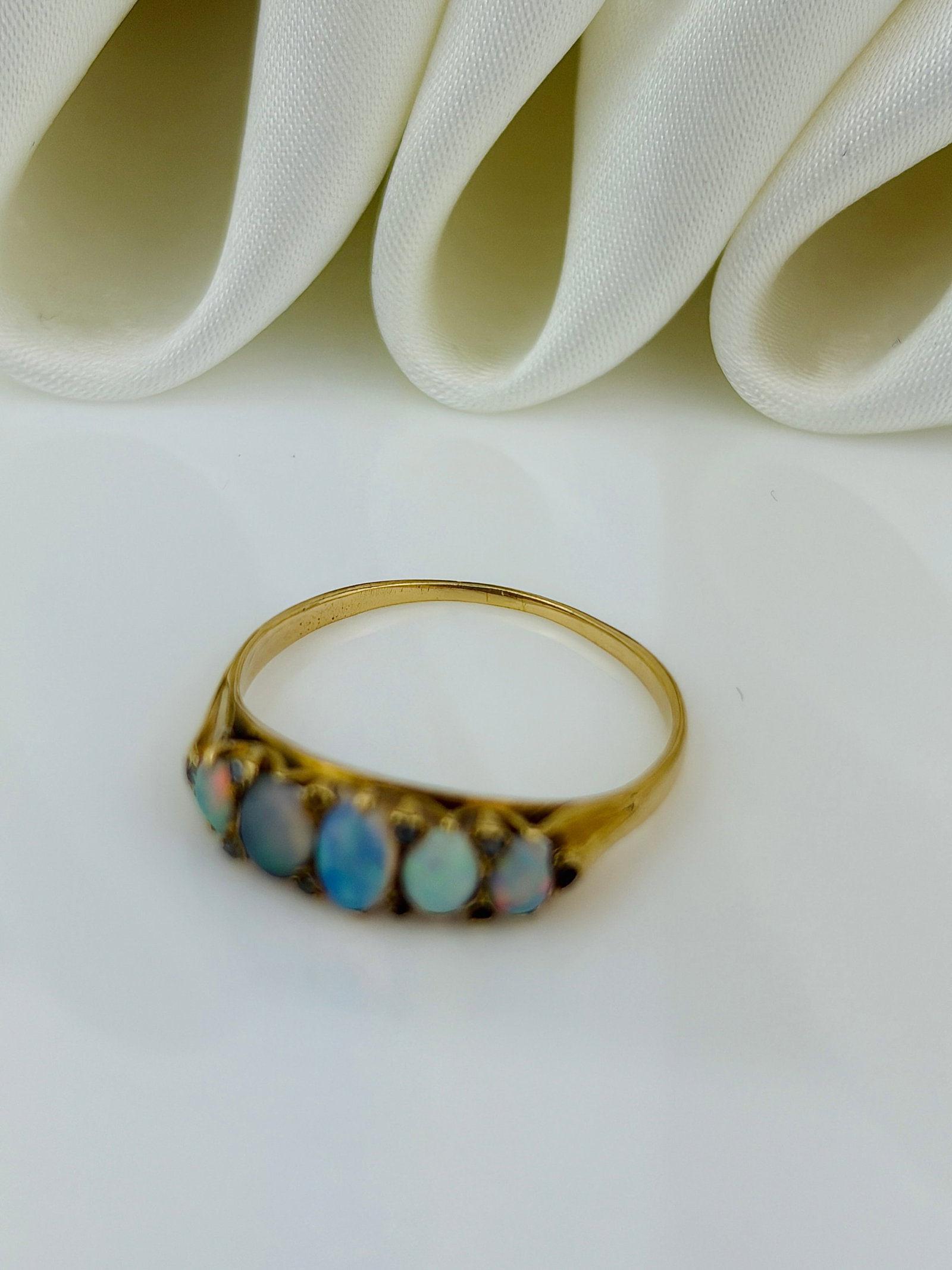 vintage 9ct yellow gold opal five stone ring - 4