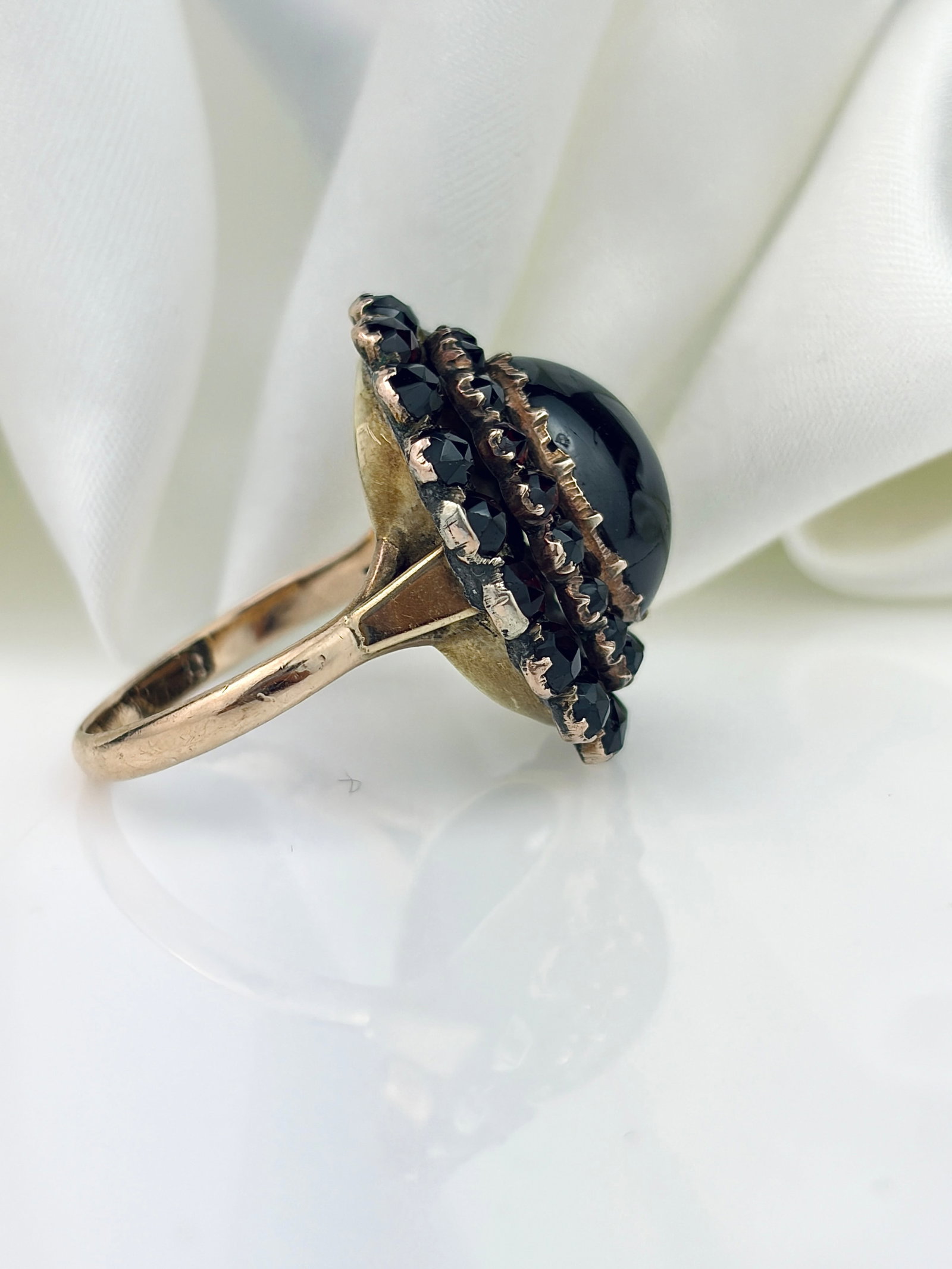 ANTIQUE GOLD GARNET CLUSTER RING - 2