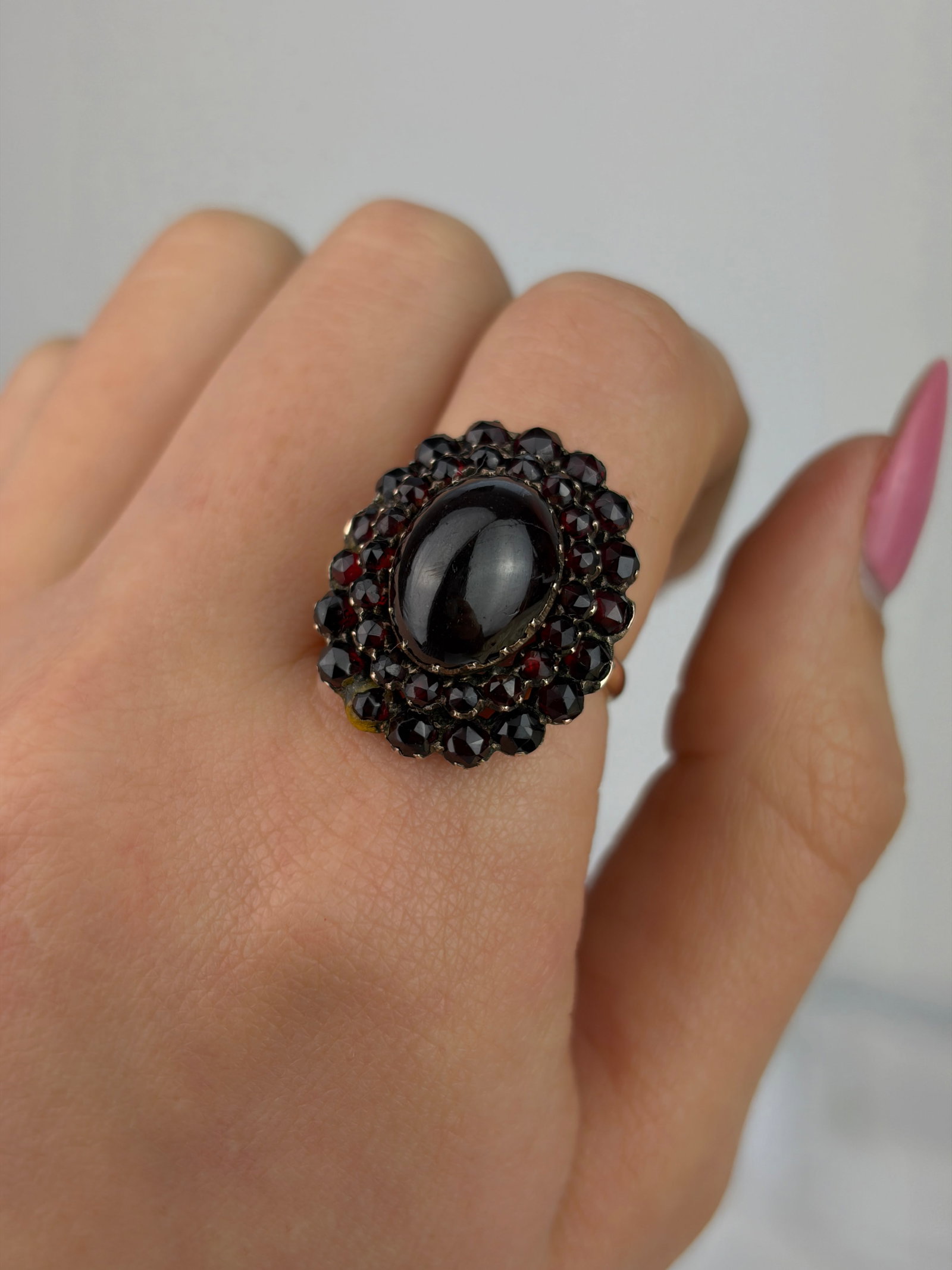ANTIQUE GOLD GARNET CLUSTER RING - 7